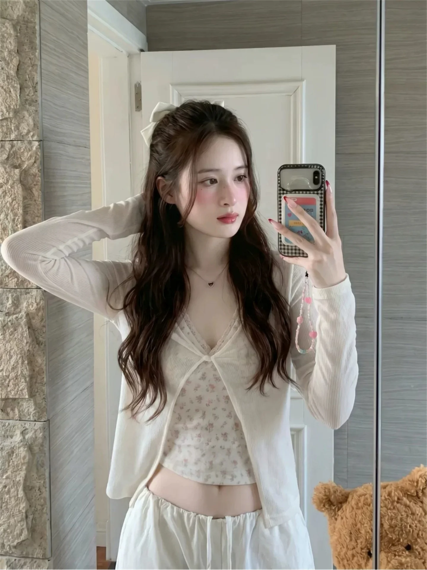 Korean Pure Desire Style Women's Summer Floral Lace V-neck Halter Top Cardigan Two-piece Set Commute Style Date Scene
Korean Pure Desire Style Women's Summer Floral Lace V-neck Halter Top Cardigan Two-piece Set Commute Style Date Scene