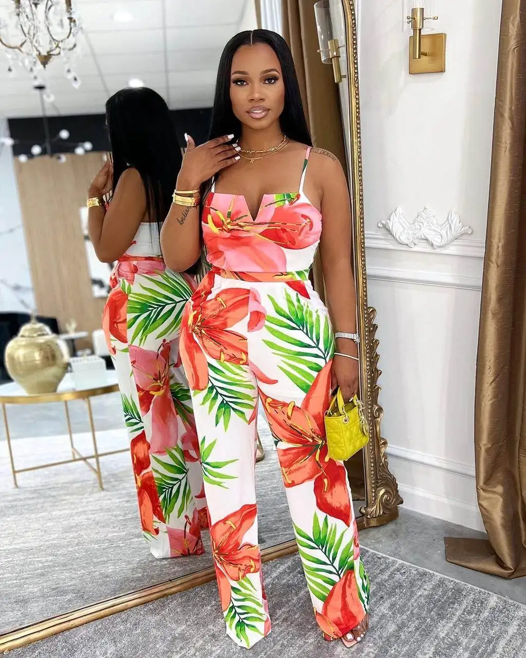 Spaghetti Strap Floral Print Jumpsuit V Neck Notched Detail High Waist Wide Leg Casual Summer Vacation Rompers For Women
Spaghetti Strap Floral Print Jumpsuit V Neck Notched Detail High Waist Wide Leg Casual Summer Vacation Rompers For Women