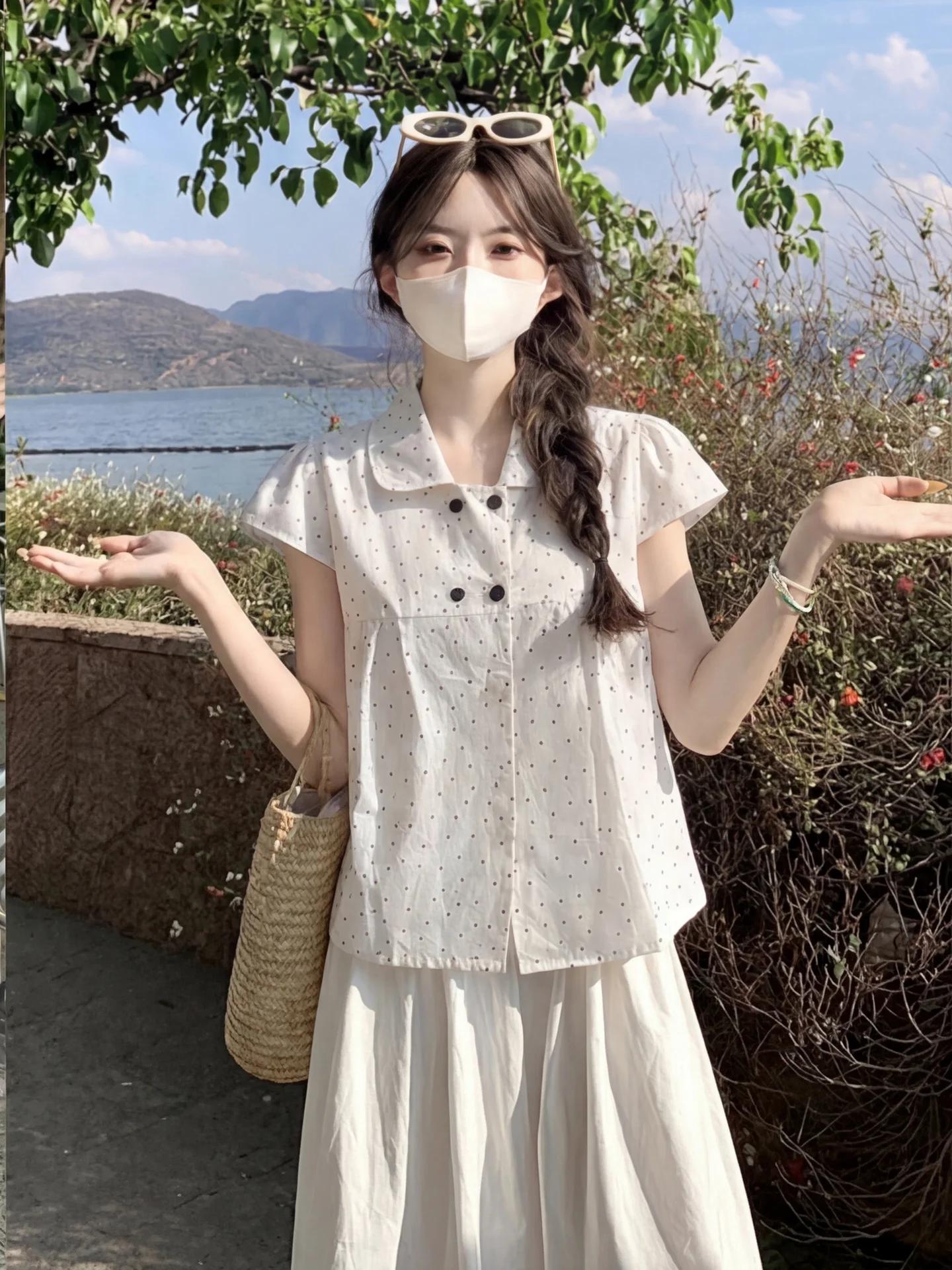 Sweet Youthful Polka Dot Ice Silk Cotton Linen Short Sleeve Shirt Women Summer Super Beautiful Loose Slimming Doll Collar Top
Sweet Youthful Polka Dot Ice Silk Cotton Linen Short Sleeve Shirt Women Summer Super Beautiful Loose Slimming Doll Collar Top