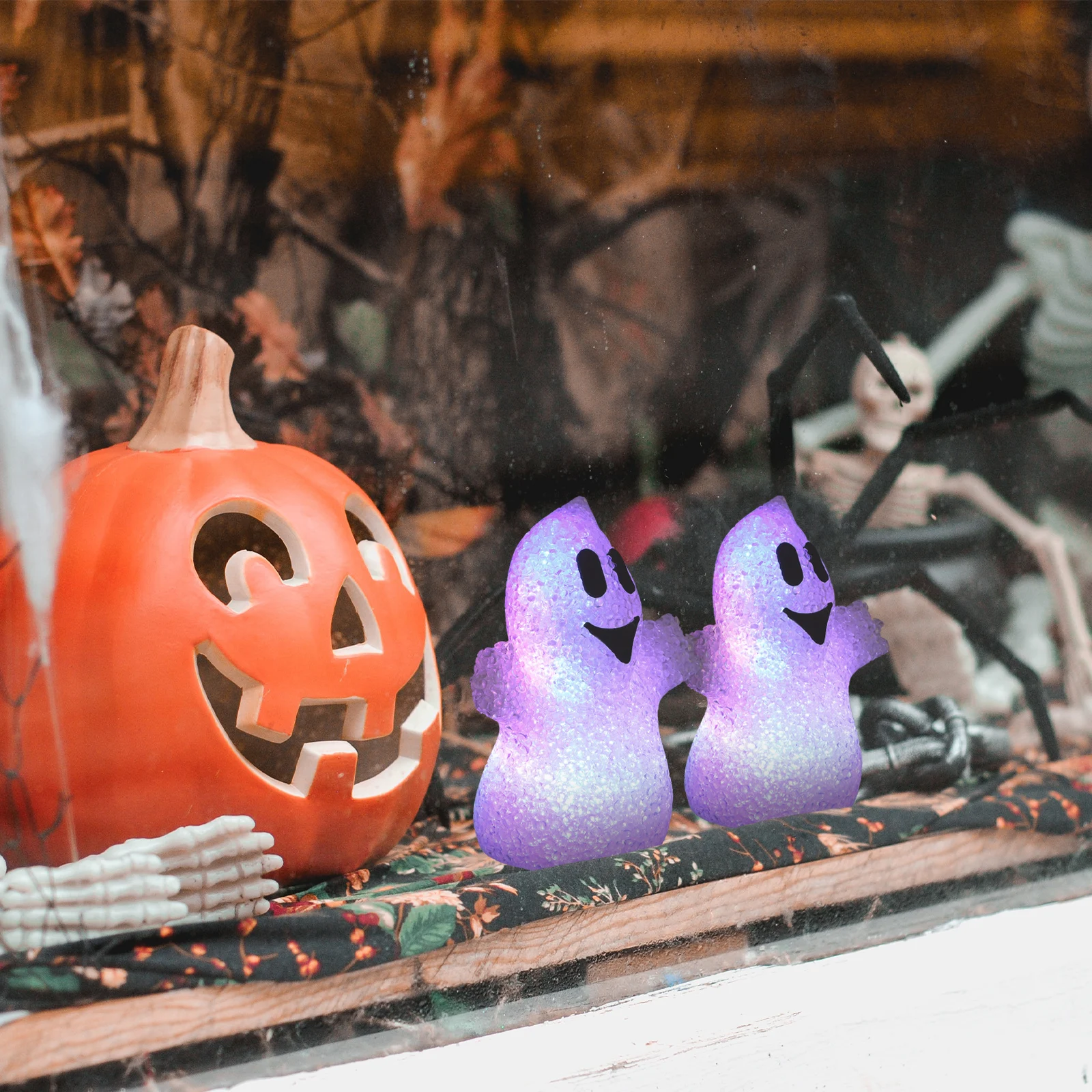 2pcs White Ghost Night Light Halloween Decor Durable Material Festive Party Atmosphere Lamp Small Table Light
2pcs White Ghost Night Light Halloween Decor Durable Material Festive Party Atmosphere Lamp Small Table Light