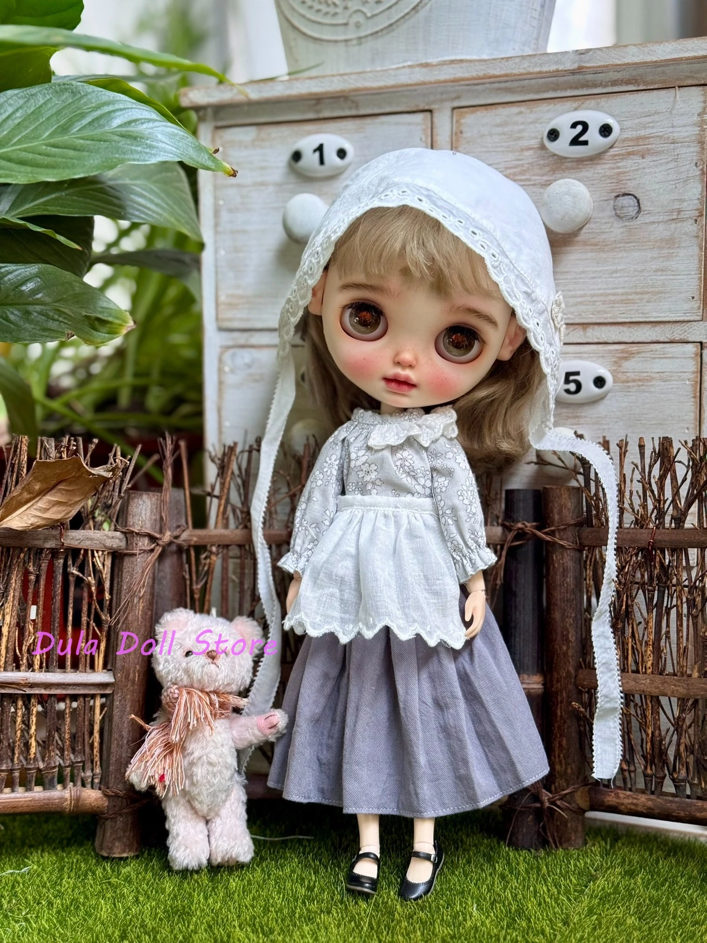 Dula Doll Clothes Handmade Retro floral grey blue dress set for Blythe Landoudou Landazz ob24ob22 Azone Doll
Dula Doll Clothes Handmade Retro floral grey blue dress set for Blythe Landoudou Landazz ob24ob22 Azone Doll
