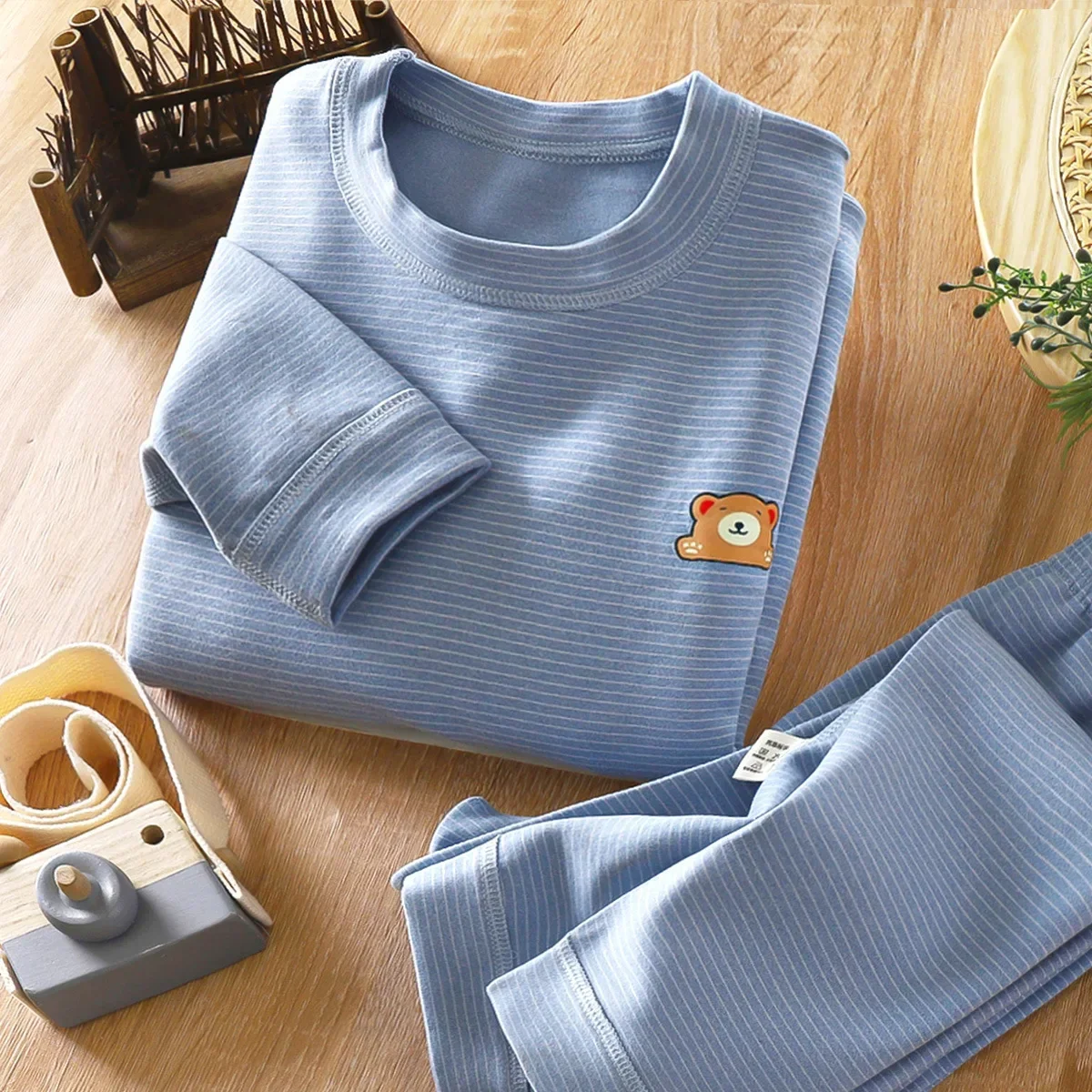 New Kids Striped Warm Children's Clothing Set for Boys and Girls Pajamas Clothing Pants Autumn Winter Pajamas Clothes
New Kids Striped Warm Children's Clothing Set for Boys and Girls Pajamas Clothing Pants Autumn Winter Pajamas Clothes