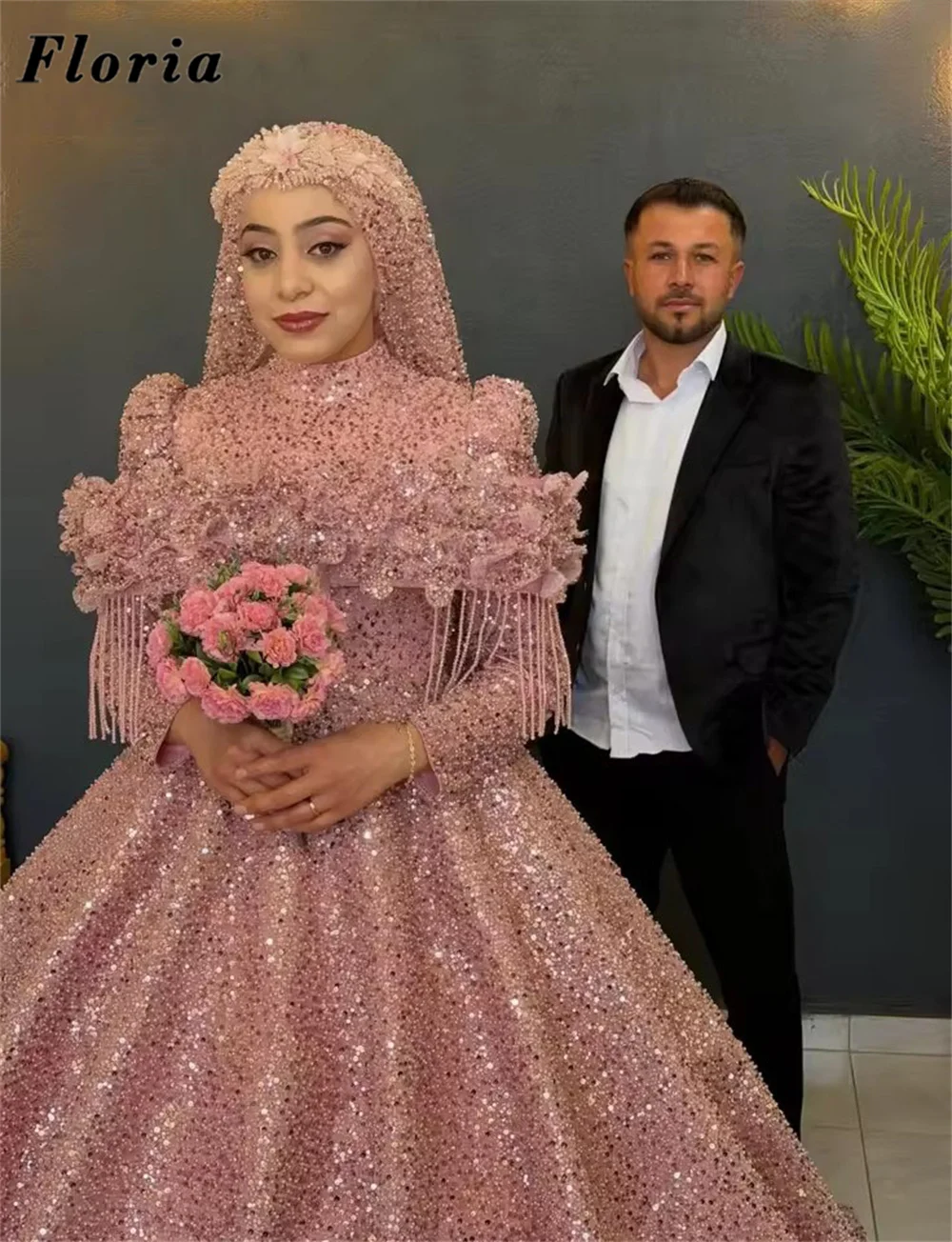 Customized Pink Ball Gown Evening Dresses Muslim Long Sleeves Crystals Birthday Party Dress 3D Floral Beaded Wedding Guest Gowns
Customized Pink Ball Gown Evening Dresses Muslim Long Sleeves Crystals Birthday Party Dress 3D Floral Beaded Wedding Guest Gowns