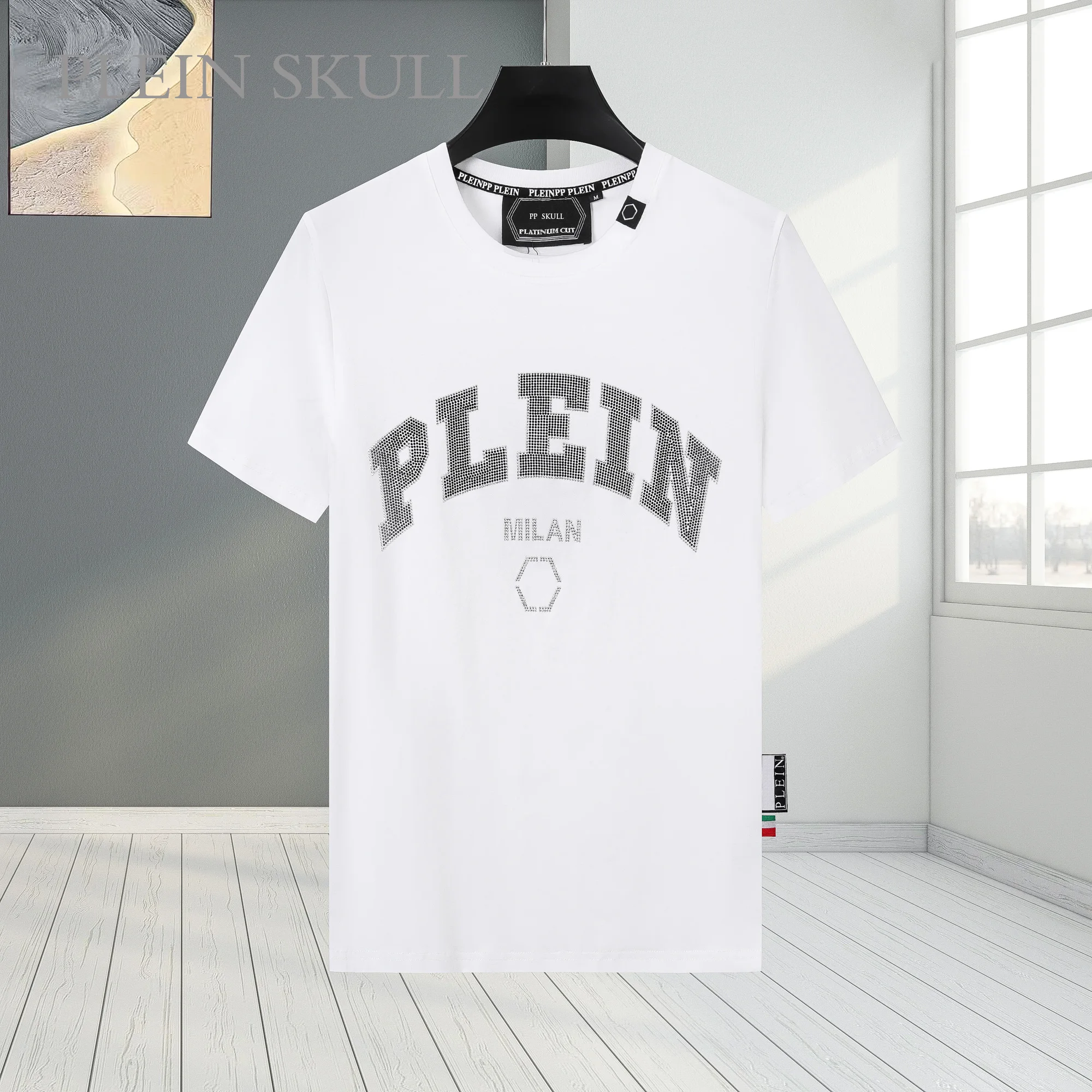 PLEIN SKULL 2025 Новая мужская мода с коротким рукавом, дышащая футболка для фитнеса, летняя вечерние футболка в стиле панк с круглым вырезом, спортивная рубашка унисекс
PLEIN SKULL 2025 Новая мужская мода с коротким рукавом, дышащая футболка для фитнеса, летняя вечерние футболка в стиле панк с круглым вырезом, спортивная рубашка унисекс