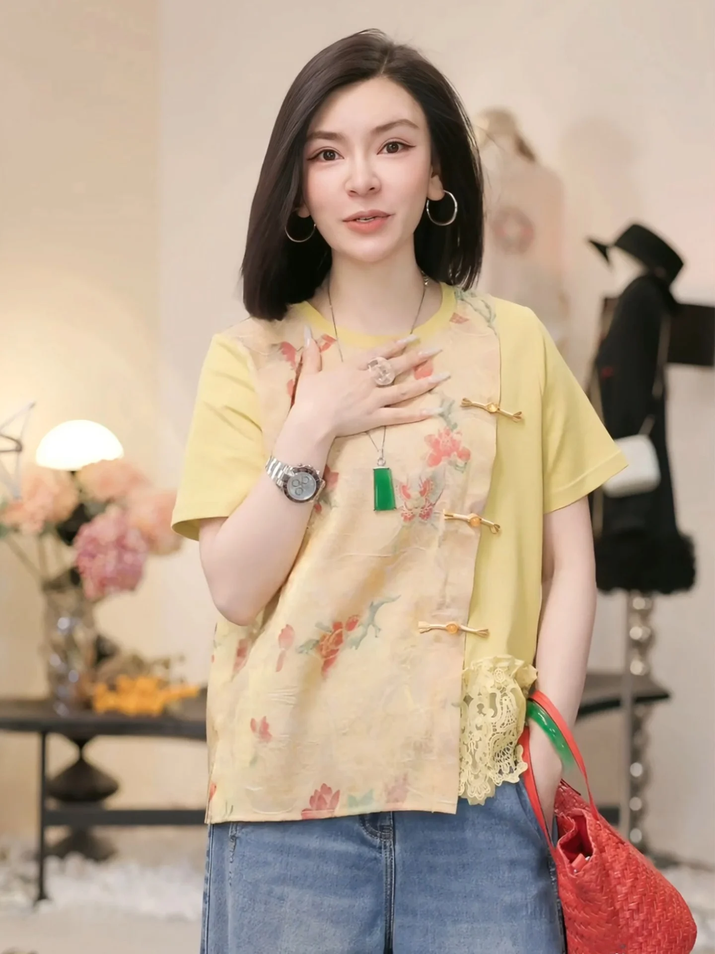 Putherine Chinese Style Splicing Lace Collar Top Breathable Loose Fit Short Sleeve round Neck Plant Floral Print Women's T-shirt
Putherine Chinese Style Splicing Lace Collar Top Breathable Loose Fit Short Sleeve round Neck Plant Floral Print Women's T-shirt