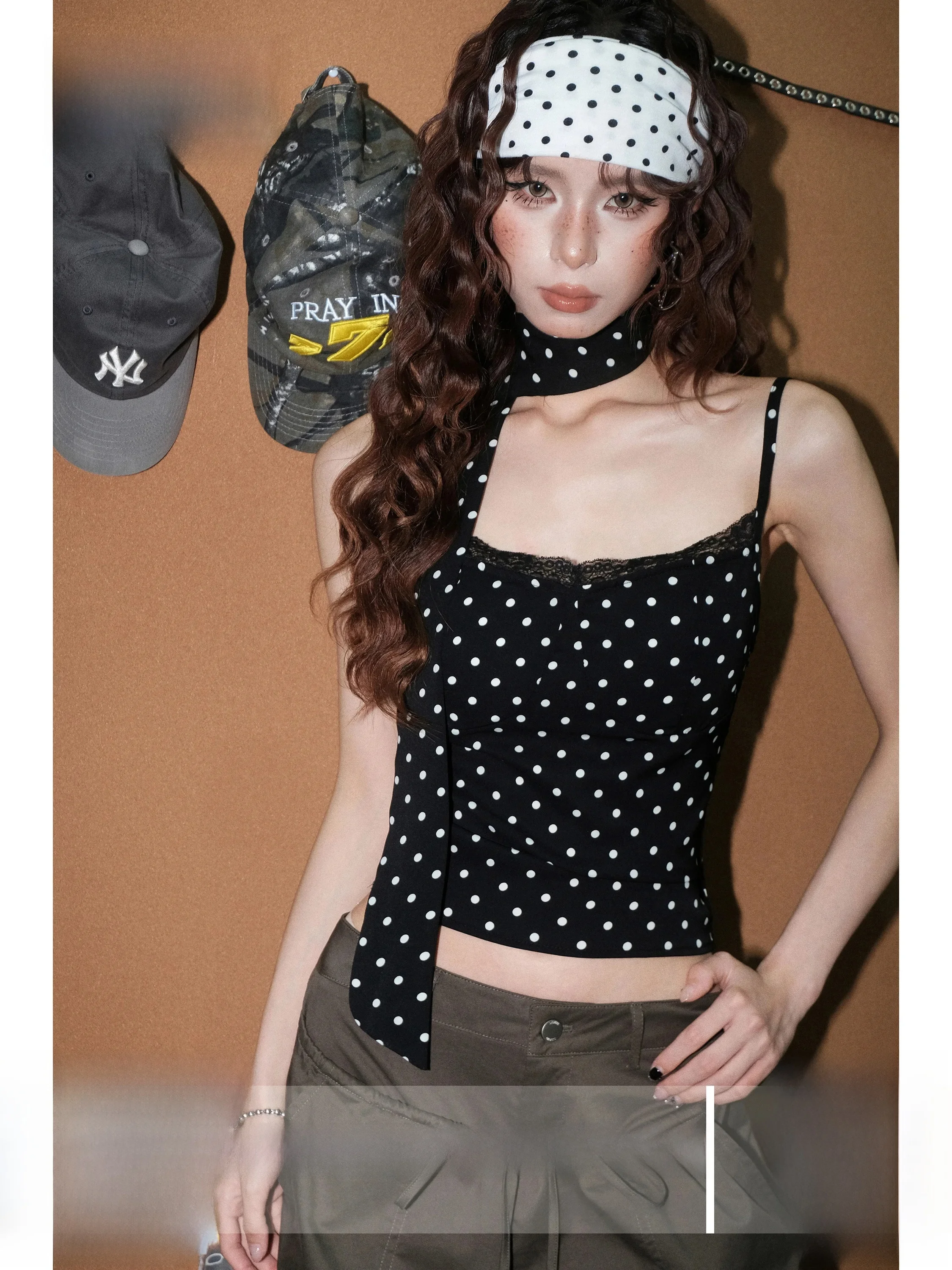 American Style Spicy Girl Black Polka Dot Halter Neck Vest Women Summer Slim Fit Lace Short Sleeveless Top with Chest Pad
American Style Spicy Girl Black Polka Dot Halter Neck Vest Women Summer Slim Fit Lace Short Sleeveless Top with Chest Pad