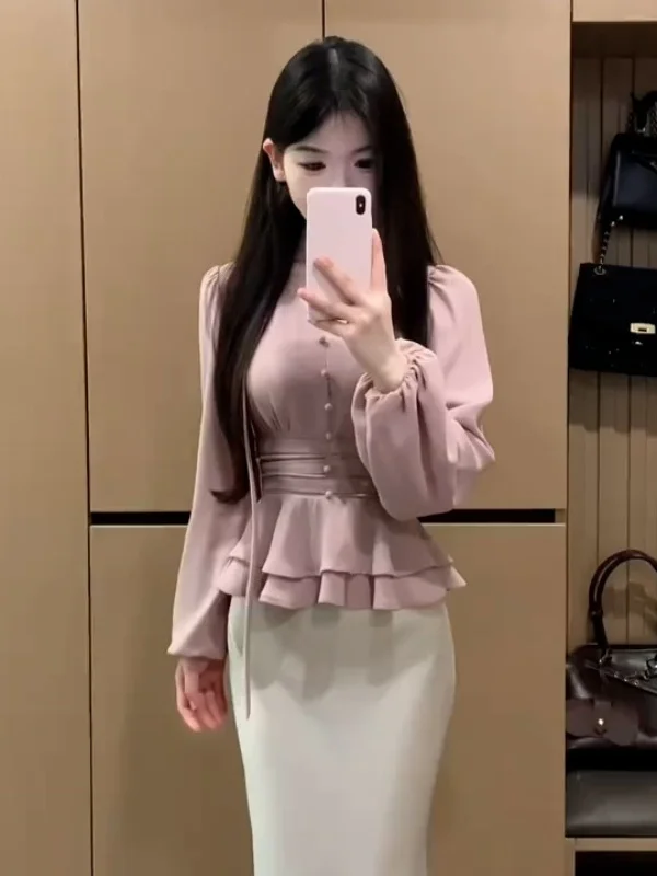 Elegant V-Neck Long Sleeve Shirt Women's Spring New Design Sensation Slimming Top Waist-Cinching French Style Satin Shirt
Elegant V-Neck Long Sleeve Shirt Women's Spring New Design Sensation Slimming Top Waist-Cinching French Style Satin Shirt