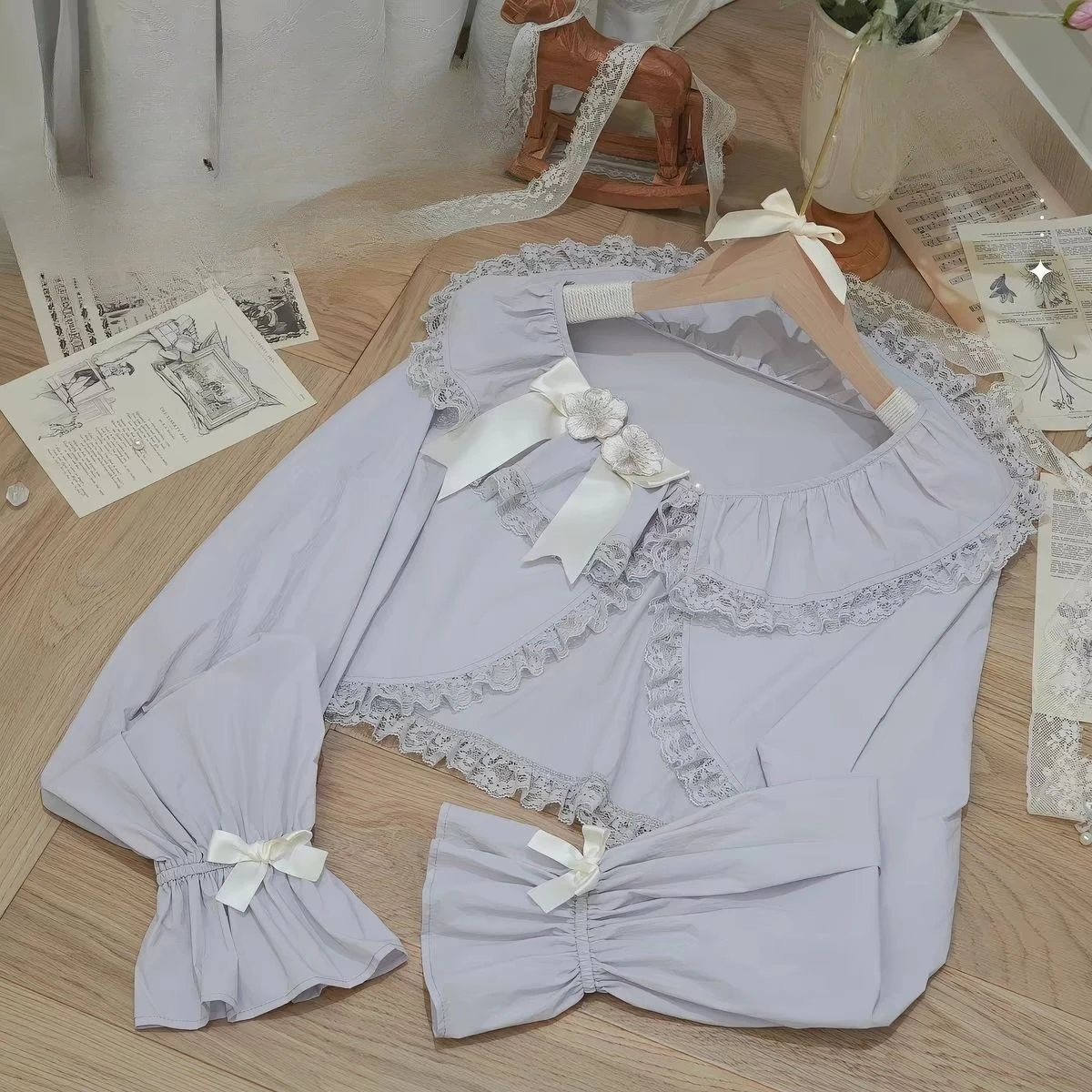 Sweet Lolita Long Sleeve cardigan Women Elegant Lace Design Casual tops Wear Ladies Fashion blouse chic
Sweet Lolita Long Sleeve cardigan Women Elegant Lace Design Casual tops Wear Ladies Fashion blouse chic