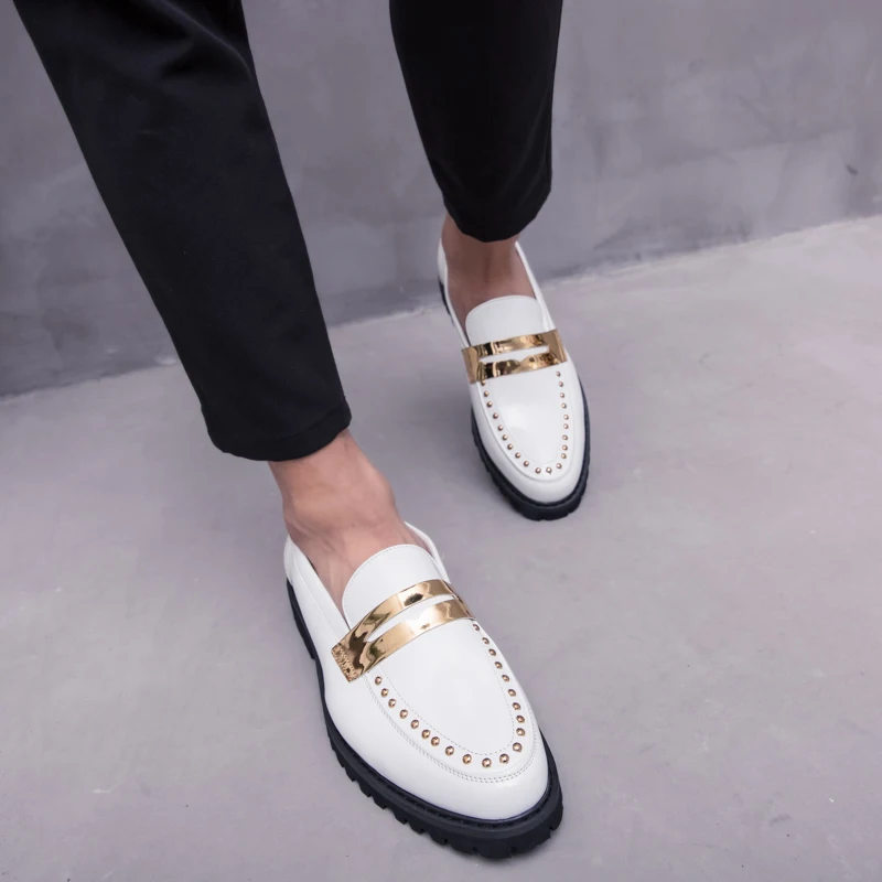 Мужские модные лоферы из блестящей кожи на толстой подошве, повседневные деловые туфли, элегантная обувь для джентльменов, размеры 38-46, мужская обувь
Мужские модные лоферы из блестящей кожи на толстой подошве, повседневные деловые туфли, элегантная обувь для джентльменов, размеры 38-46, мужская обувь