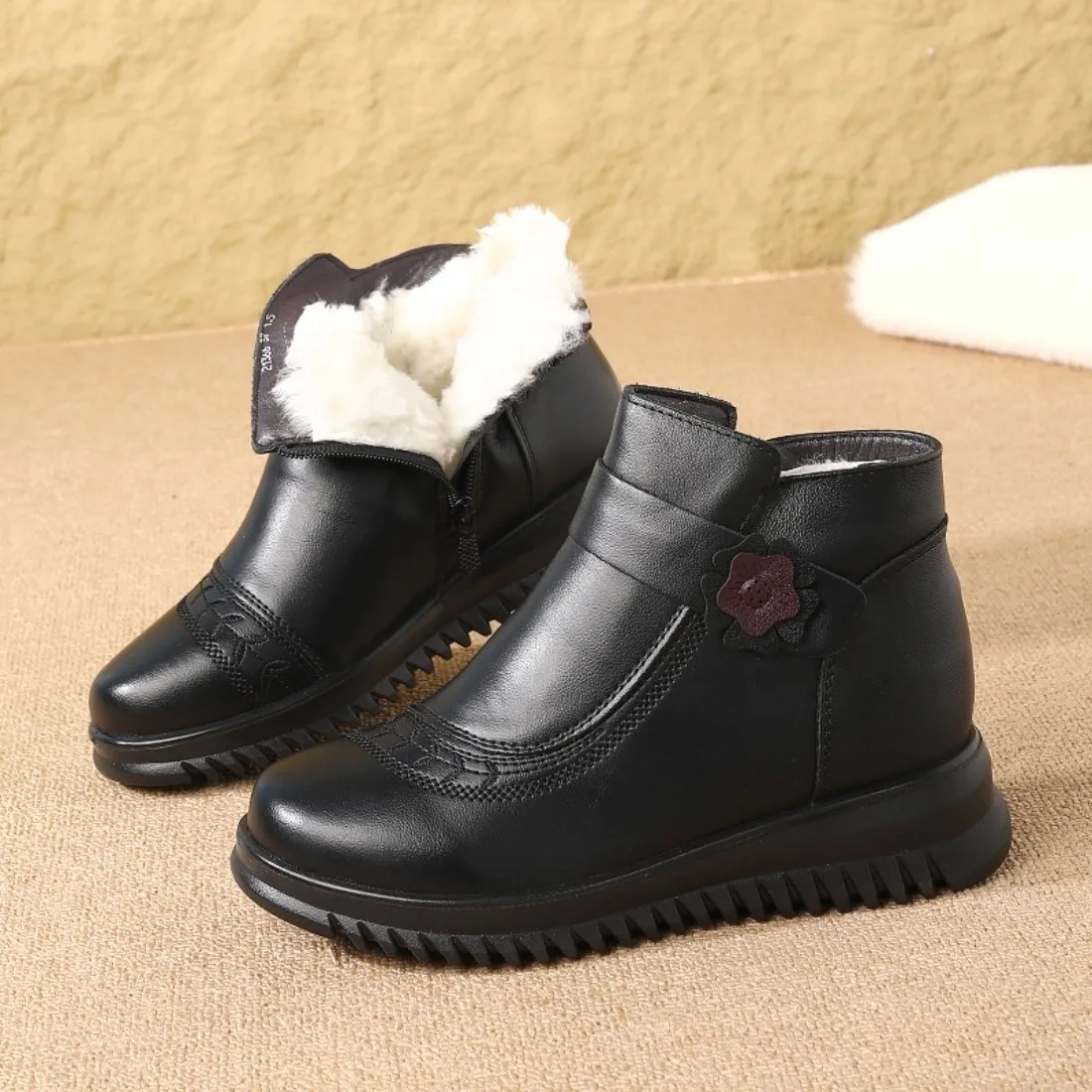 Women Ankle Boots Plush Short Tube Flat Soled Snow Boots 2026 Autumn winter New Simple Retro Zipper Warm Casual Cotton Boots
Women Ankle Boots Plush Short Tube Flat Soled Snow Boots 2026 Autumn winter New Simple Retro Zipper Warm Casual Cotton Boots