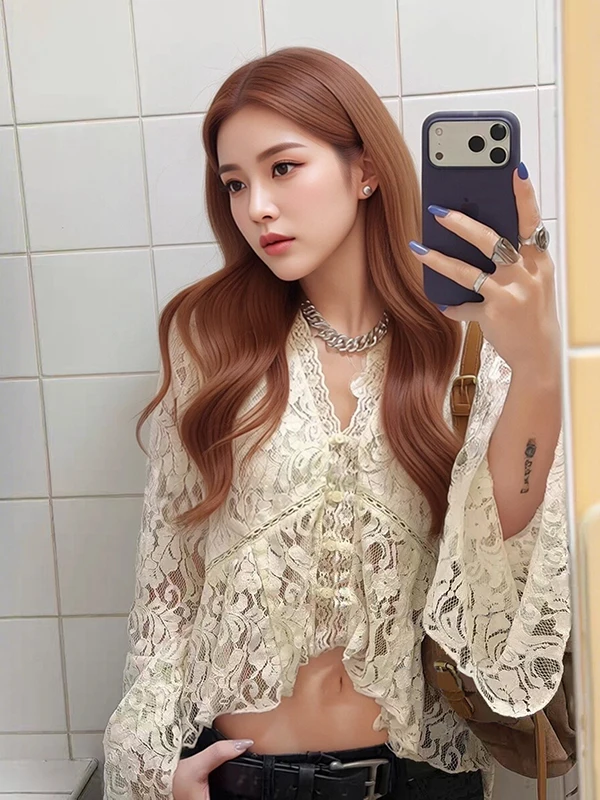 Elegant Lace Floral Bell Sleeve V-Neck See-Through Sensual Top Women's Fashion Spring Summer New Arrival French Style Long Sl...
Elegant Lace Floral Bell Sleeve V-Neck See-Through Sensual Top Women's Fashion Spring Summer New Arrival French Style Long Sl...