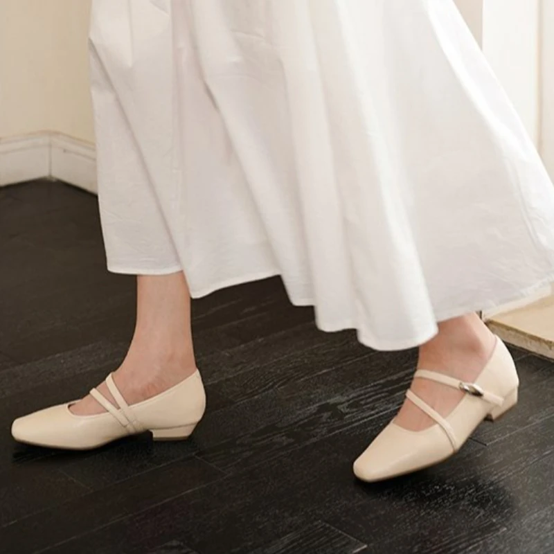 Low Heel Less than 3cm Slip-On Flat Head Square Rubber Sole Women's Shoes Korean Style Solid Color Adult Flats Pumps
Low Heel Less than 3cm Slip-On Flat Head Square Rubber Sole Women's Shoes Korean Style Solid Color Adult Flats Pumps