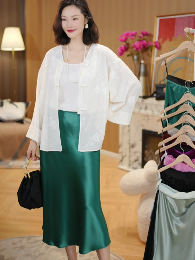 Comfortable New Chinese Sle V-ne Embroidered Acetate Top Draped Loose Fit Breathable Skin-friendly Summer irt for Women
Comfortable New Chinese Sle V-ne Embroidered Acetate Top Draped Loose Fit Breathable Skin-friendly Summer irt for Women