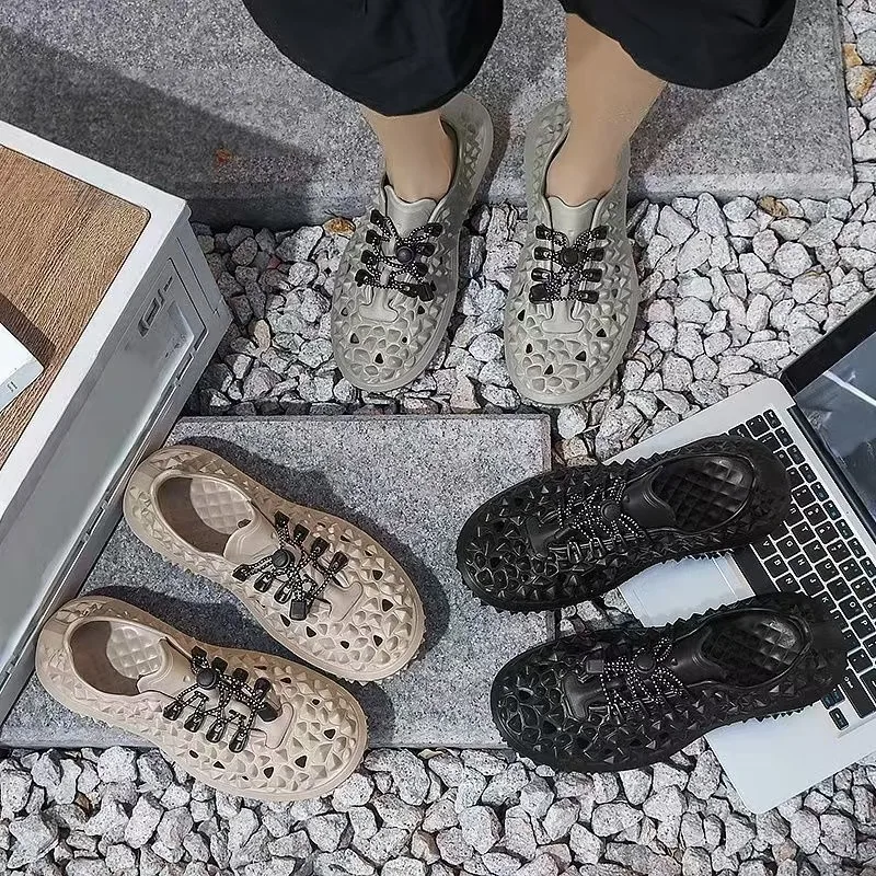 Men's Outdoor Sandals with Classic Durian Hole Design Breathable Non Slip Comfortable and Fashionable Beach Sandals Casual Shoes
Men's Outdoor Sandals with Classic Durian Hole Design Breathable Non Slip Comfortable and Fashionable Beach Sandals Casual Shoes