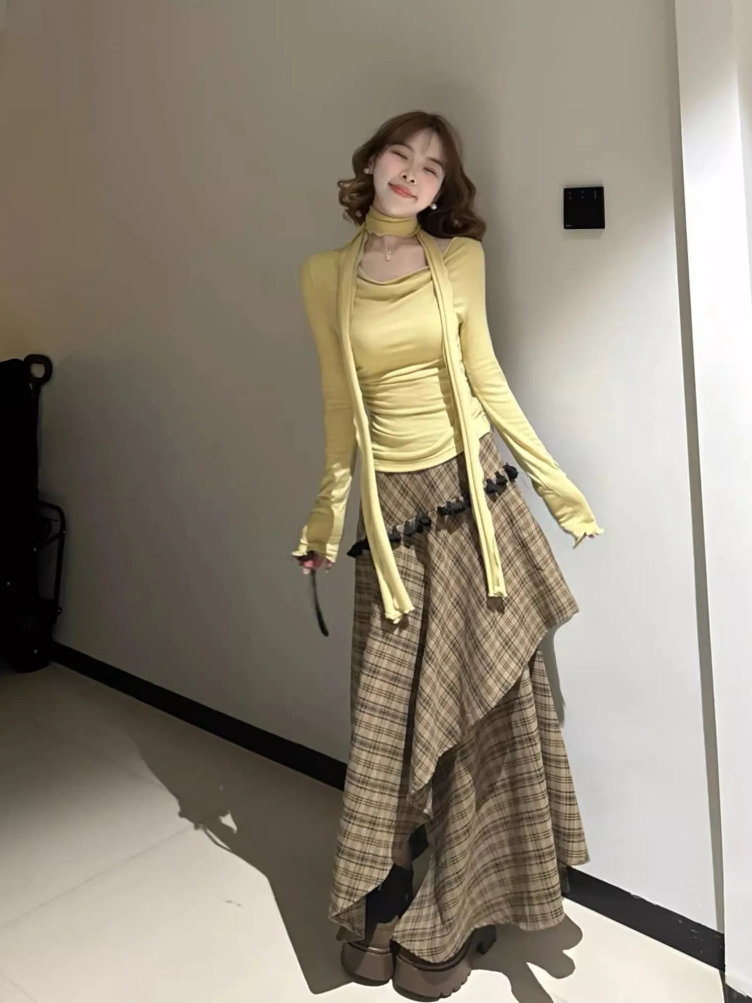 Vacation Style Long Sleeve Neck Hanging T-Shirt Skirt Set Women's Fashionable Half-length Polyester Spring Seasonal Clothing
Vacation Style Long Sleeve Neck Hanging T-Shirt Skirt Set Women's Fashionable Half-length Polyester Spring Seasonal Clothing