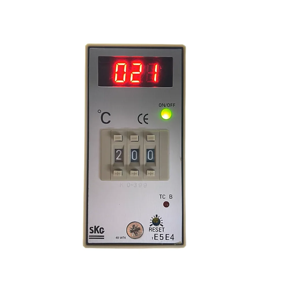Brand new original authentic Taiwan SKG dial code digital temperature controller TE5E4 temperature controller
Brand new original authentic Taiwan SKG dial code digital temperature controller TE5E4 temperature controller