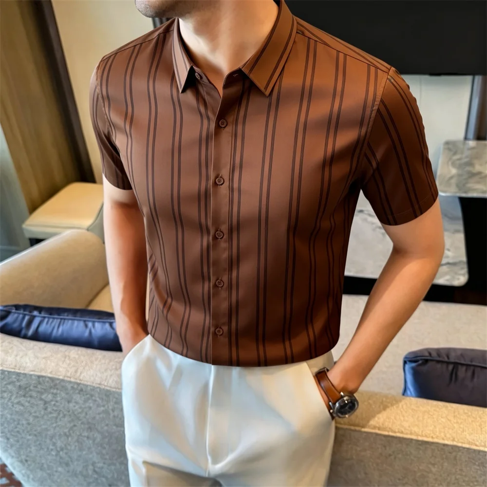 2026 Summer Striped Men's Short Sleeve Shirts Business Casual Men Formal Shirt Luxury British Style Lapel Workwear Streetwear
2026 Summer Striped Men's Short Sleeve Shirts Business Casual Men Formal Shirt Luxury British Style Lapel Workwear Streetwear