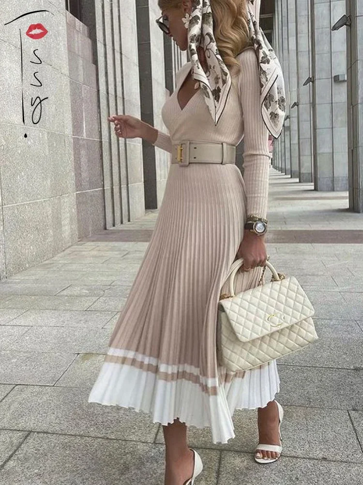 Women Ribbed V-neck Fold Knitted Max Dress Ladies Skinny Sexy A-line Dresses Two Color Patchwork Elegant Chic Vestidos
Women Ribbed V-neck Fold Knitted Max Dress Ladies Skinny Sexy A-line Dresses Two Color Patchwork Elegant Chic Vestidos
