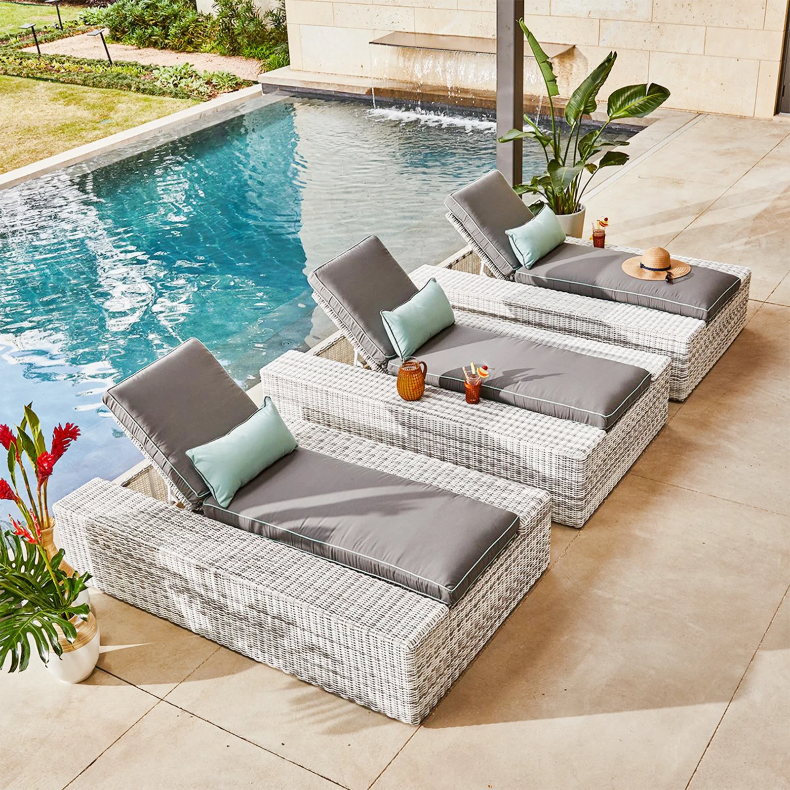 Luxury Outdoor Furniture Swimming Pool Aluminum Frame Gray Sun Lounger Hotel Beach Sunbed Outdoor Aluminum Chair
Luxury Outdoor Furniture Swimming Pool Aluminum Frame Gray Sun Lounger Hotel Beach Sunbed Outdoor Aluminum Chair