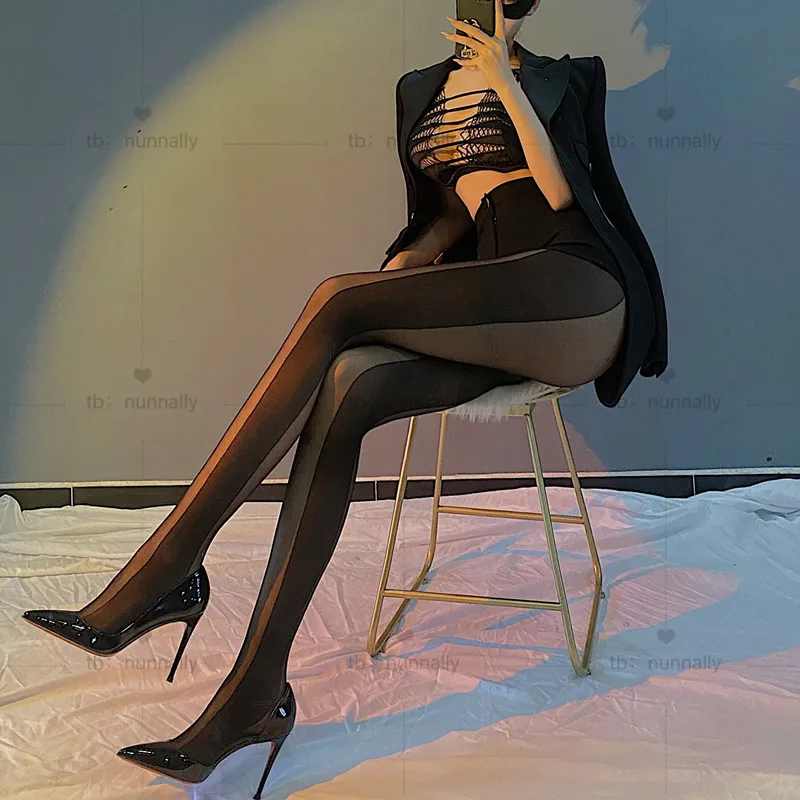 Slim side vertical stripe patchwork tights women's thin sexy black silk anti-hook pantyhose
Slim side vertical stripe patchwork tights women's thin sexy black silk anti-hook pantyhose