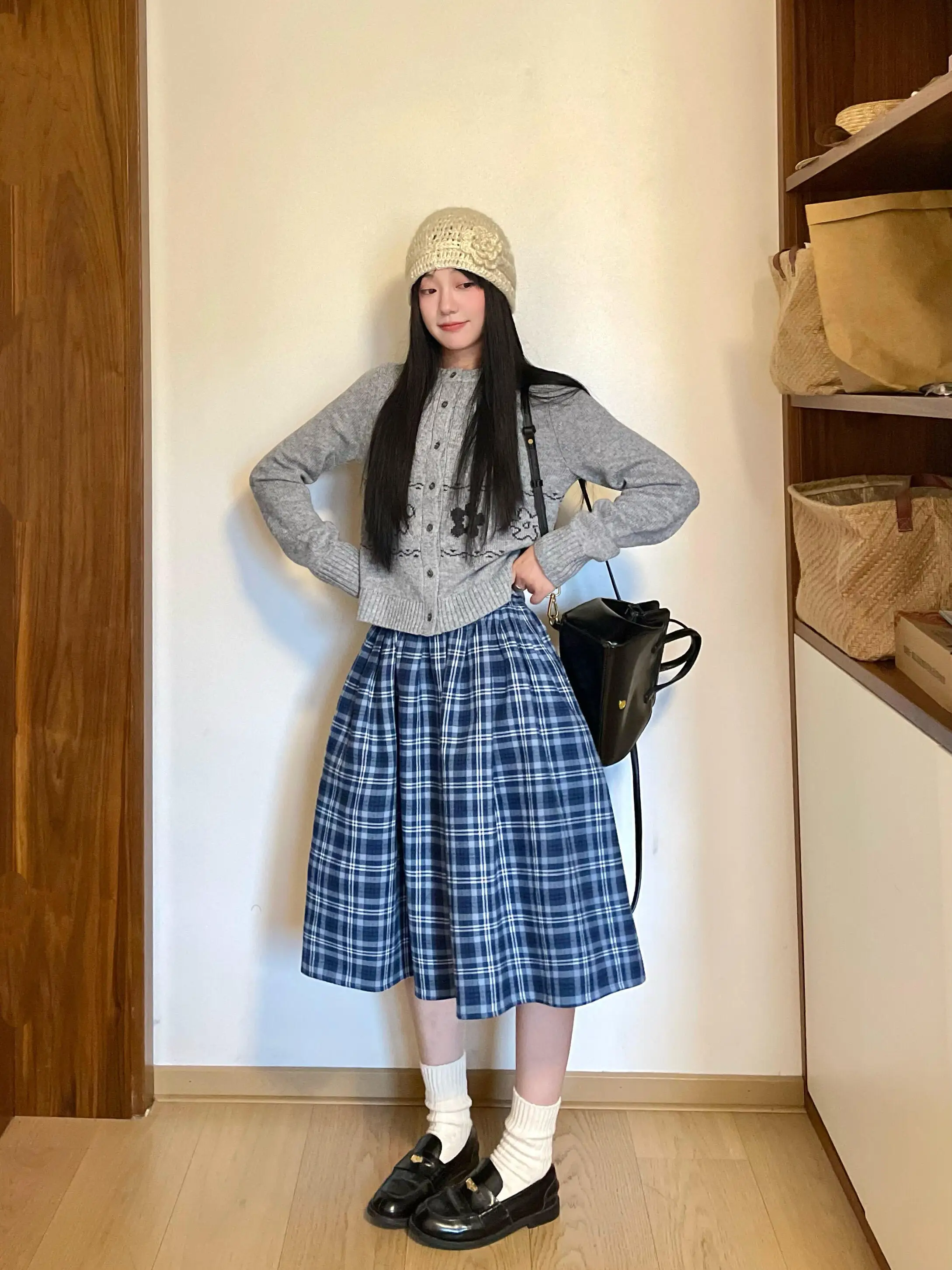 Retro American Blue Plaid Puffy Skirt Spring Autumn New Design Lazy Midi Half Skirt for Women High Waist A-Line Skirt
Retro American Blue Plaid Puffy Skirt Spring Autumn New Design Lazy Midi Half Skirt for Women High Waist A-Line Skirt