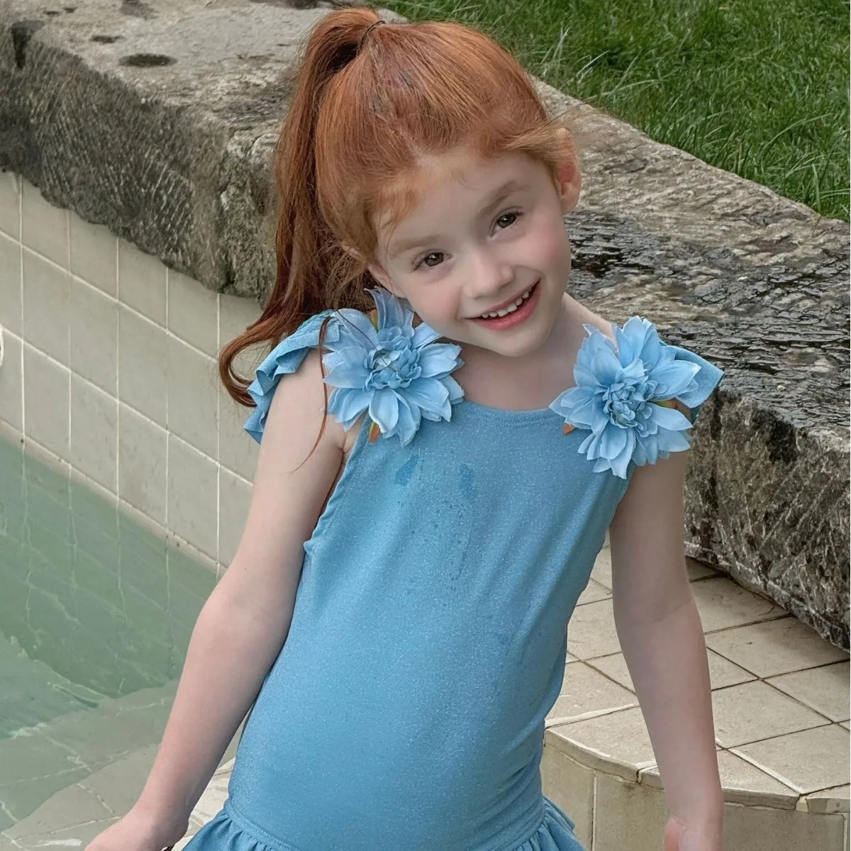 Girls Sparkling Blue Sleeveless Clothing 2025 Summer New Children Clothing Sweet Flower Girls Swimsuit
Girls Sparkling Blue Sleeveless Clothing 2025 Summer New Children Clothing Sweet Flower Girls Swimsuit