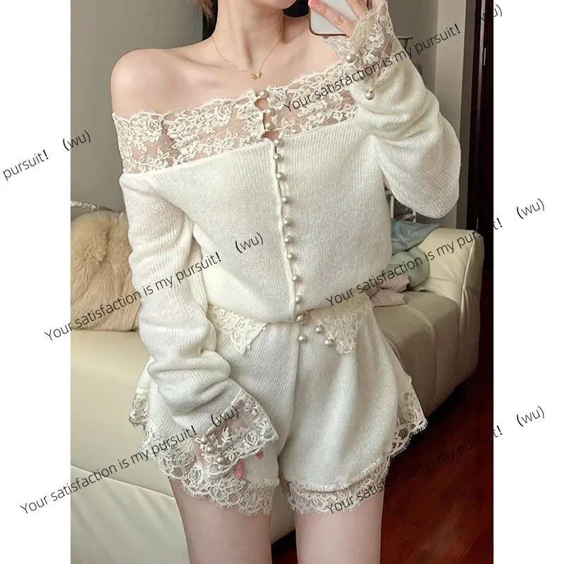 Cute new lace stitched knitted cardigan set two-piece set and design wide-leg shorts
Cute new lace stitched knitted cardigan set two-piece set and design wide-leg shorts