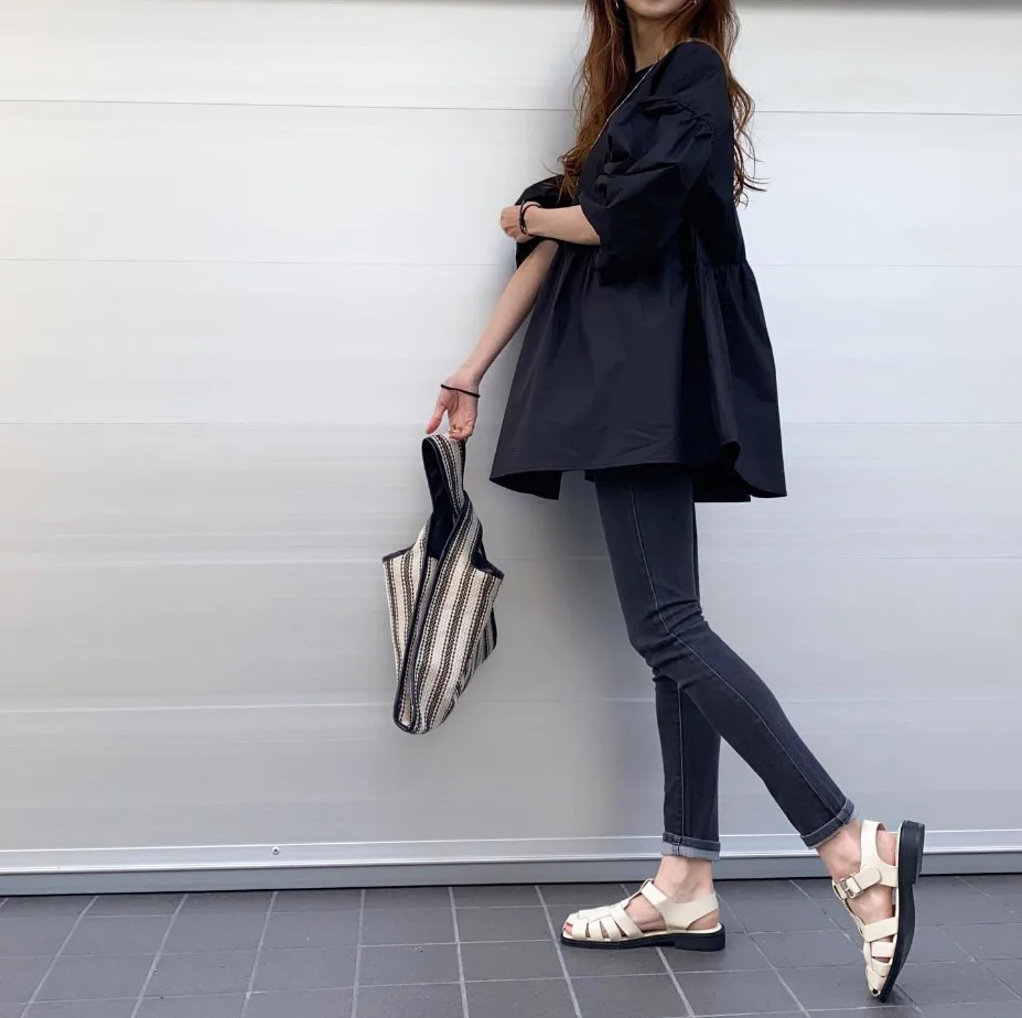 2025 Spring Summer New Lotte Women's Loose Lantern Sleeve Shirt Ins
2025 Spring Summer New Lotte Women's Loose Lantern Sleeve Shirt Ins