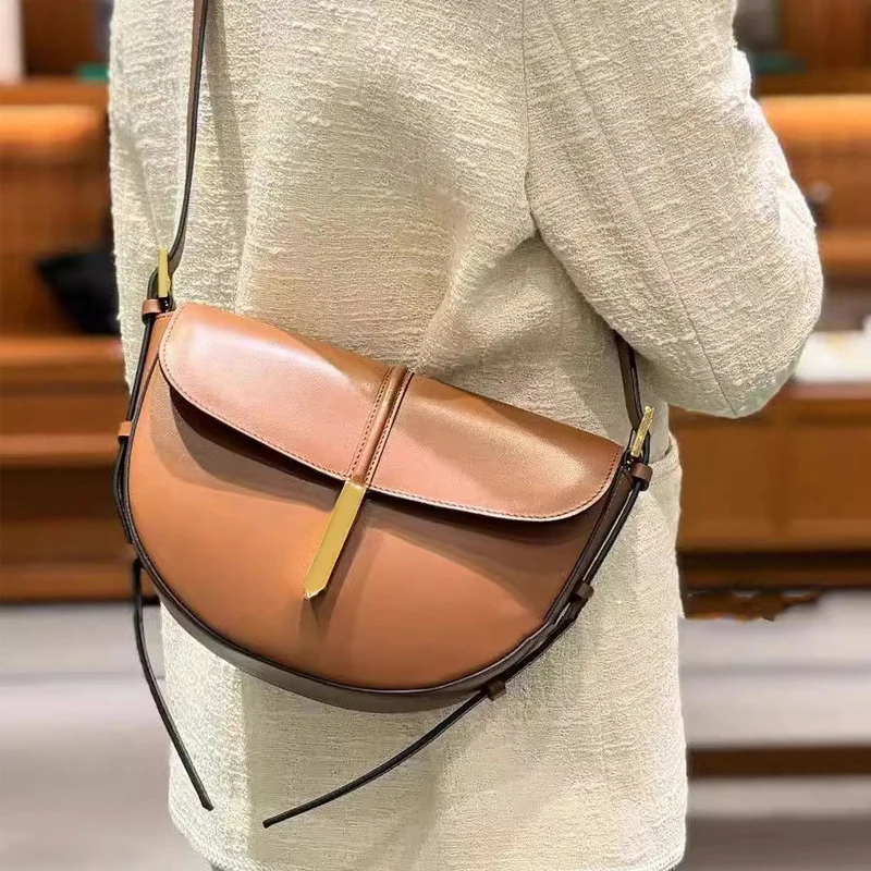 2025 Fashion Ladies Armpit Bag Ins Style Women's Handbag Simple Design High Quality Portable Half Moon PU Shoulder Bags
2025 Fashion Ladies Armpit Bag Ins Style Women's Handbag Simple Design High Quality Portable Half Moon PU Shoulder Bags