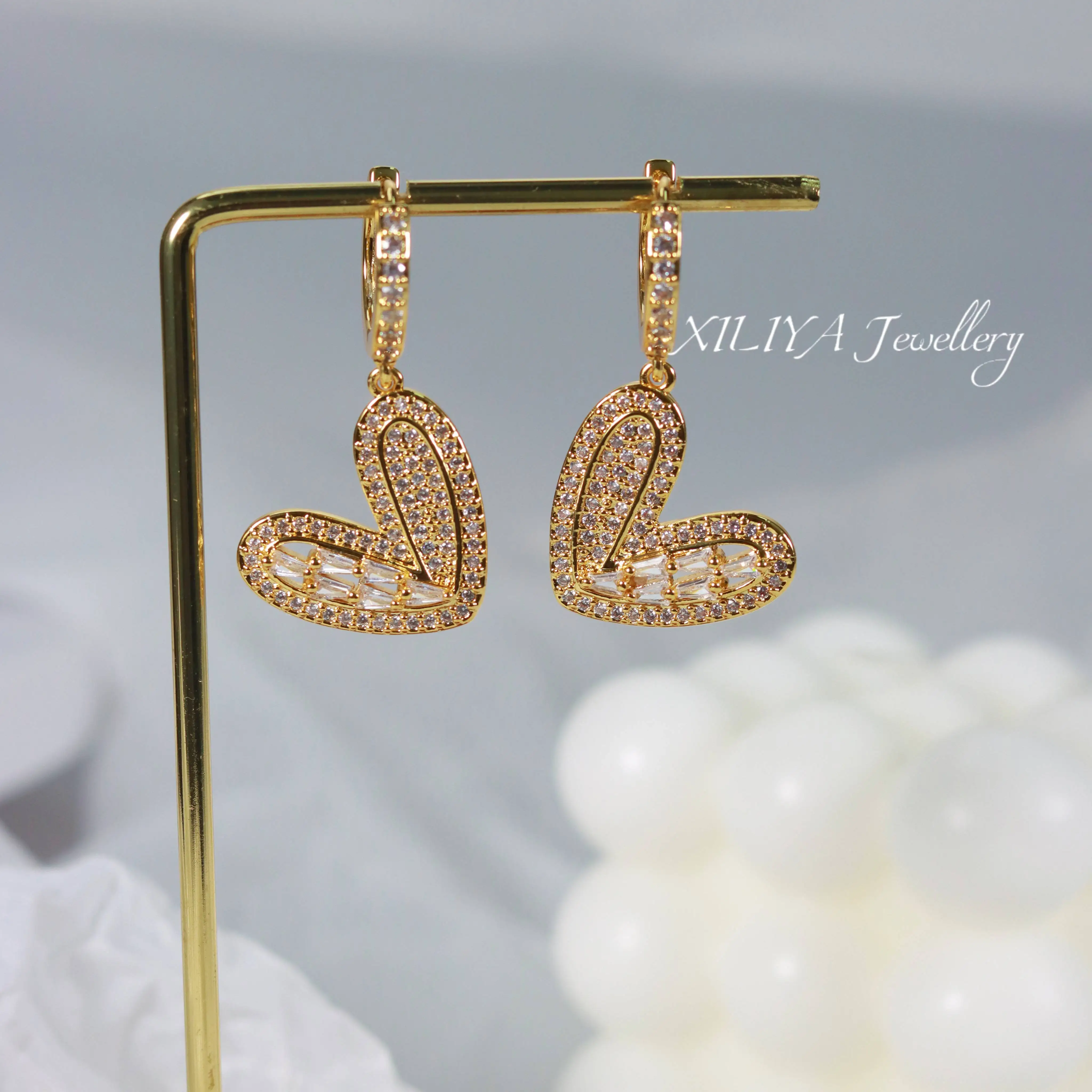 New Office Style 5A Zircon Heart Earrings Fashion Heart Shaped Zircon Stud Earrings Women Daily Jewelry
New Office Style 5A Zircon Heart Earrings Fashion Heart Shaped Zircon Stud Earrings Women Daily Jewelry