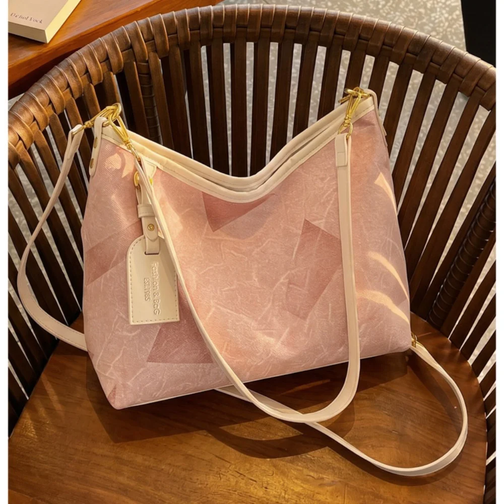 Stylish Fashion Versatile Contrast Color Crossbody Tote Bag 2026 Women's New Casual Simple Shoulder Handheld Commuting Bag
Stylish Fashion Versatile Contrast Color Crossbody Tote Bag 2026 Women's New Casual Simple Shoulder Handheld Commuting Bag