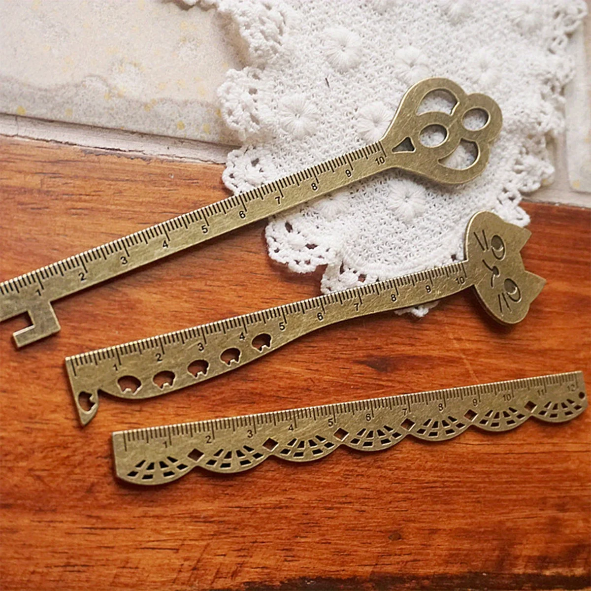 3 Pcs 10cm Lace Wave Rulers Creative Whimsical Ruler Stationery Durable Student Drawing Tools Retro Style Bookmarks Supplies
3 Pcs 10cm Lace Wave Rulers Creative Whimsical Ruler Stationery Durable Student Drawing Tools Retro Style Bookmarks Supplies