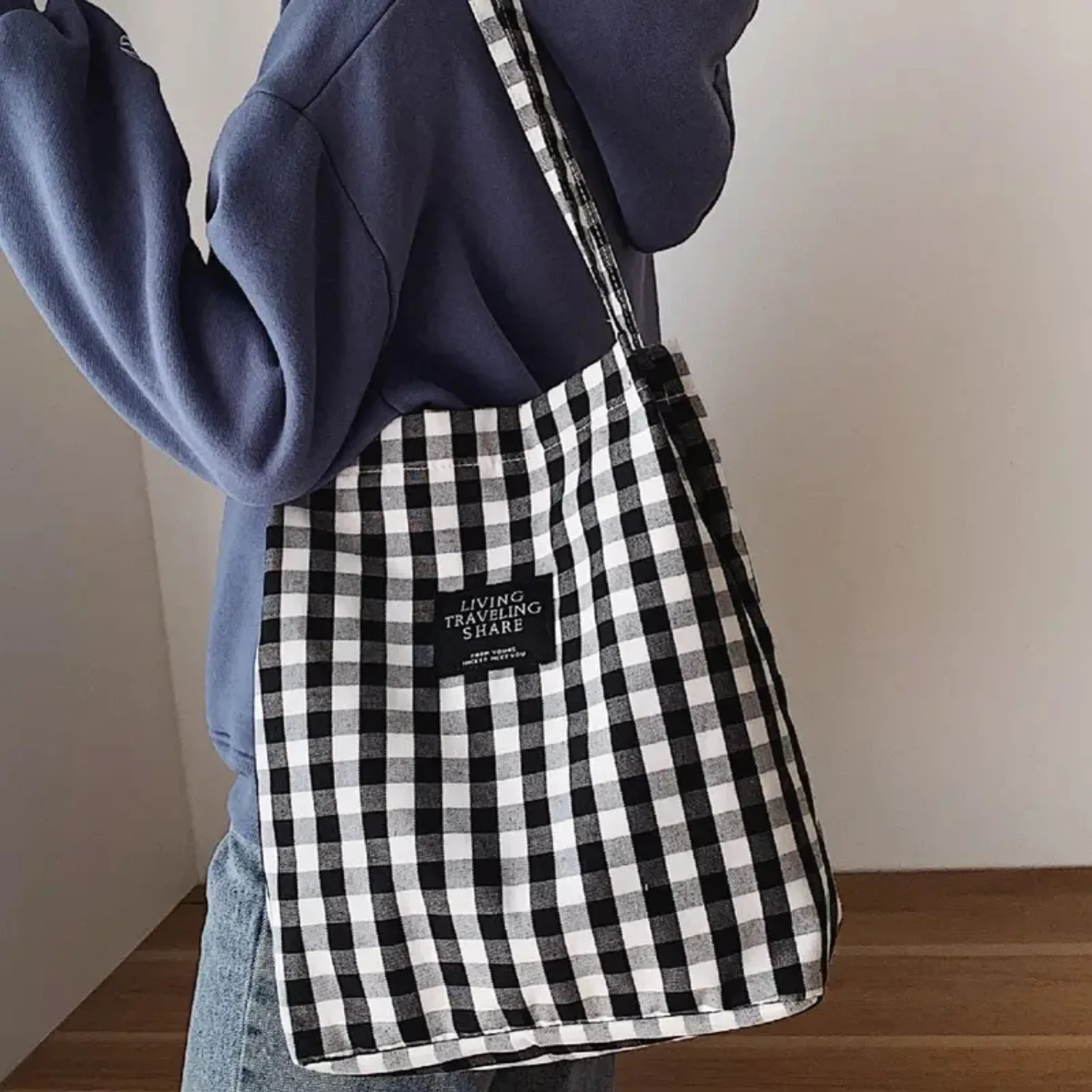 Women's Canvas Shoulder Bag, Plaid Handbag, Simple Shopping Bag, Large Capacity Tote Bag
Women's Canvas Shoulder Bag, Plaid Handbag, Simple Shopping Bag, Large Capacity Tote Bag