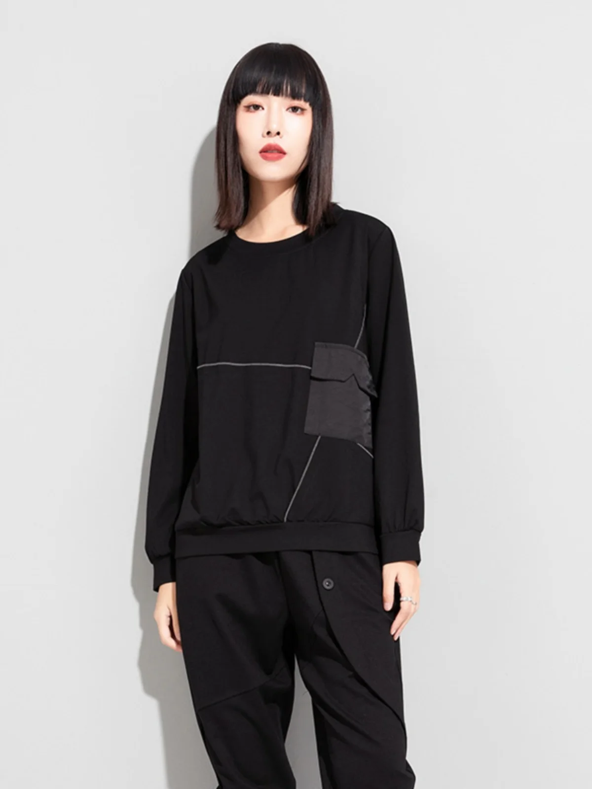 Dark Spring Autumn Women's Asymmetric Patchwork Loose round Neck Long Sleeve T-shirt Street Punk Style Creative Pattern Casua...
Dark Spring Autumn Women's Asymmetric Patchwork Loose round Neck Long Sleeve T-shirt Street Punk Style Creative Pattern Casua...