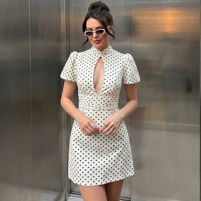 TARUXY Elegant Polka-Dot Dress Women's Stand Collar Hollow-Out Slim Sexy Banquet Short Dress Female 2026 Summer Commuting Dress
TARUXY Elegant Polka-Dot Dress Women's Stand Collar Hollow-Out Slim Sexy Banquet Short Dress Female 2026 Summer Commuting Dress