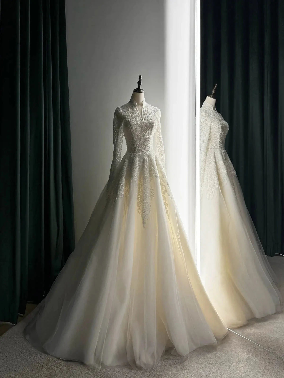 2026 High Quality Customized Elegant Luxury Dubai Beading Pearls Long Sleeves V-Neck Wedding Dress Princess Arabic Bride Dress
2026 High Quality Customized Elegant Luxury Dubai Beading Pearls Long Sleeves V-Neck Wedding Dress Princess Arabic Bride Dress