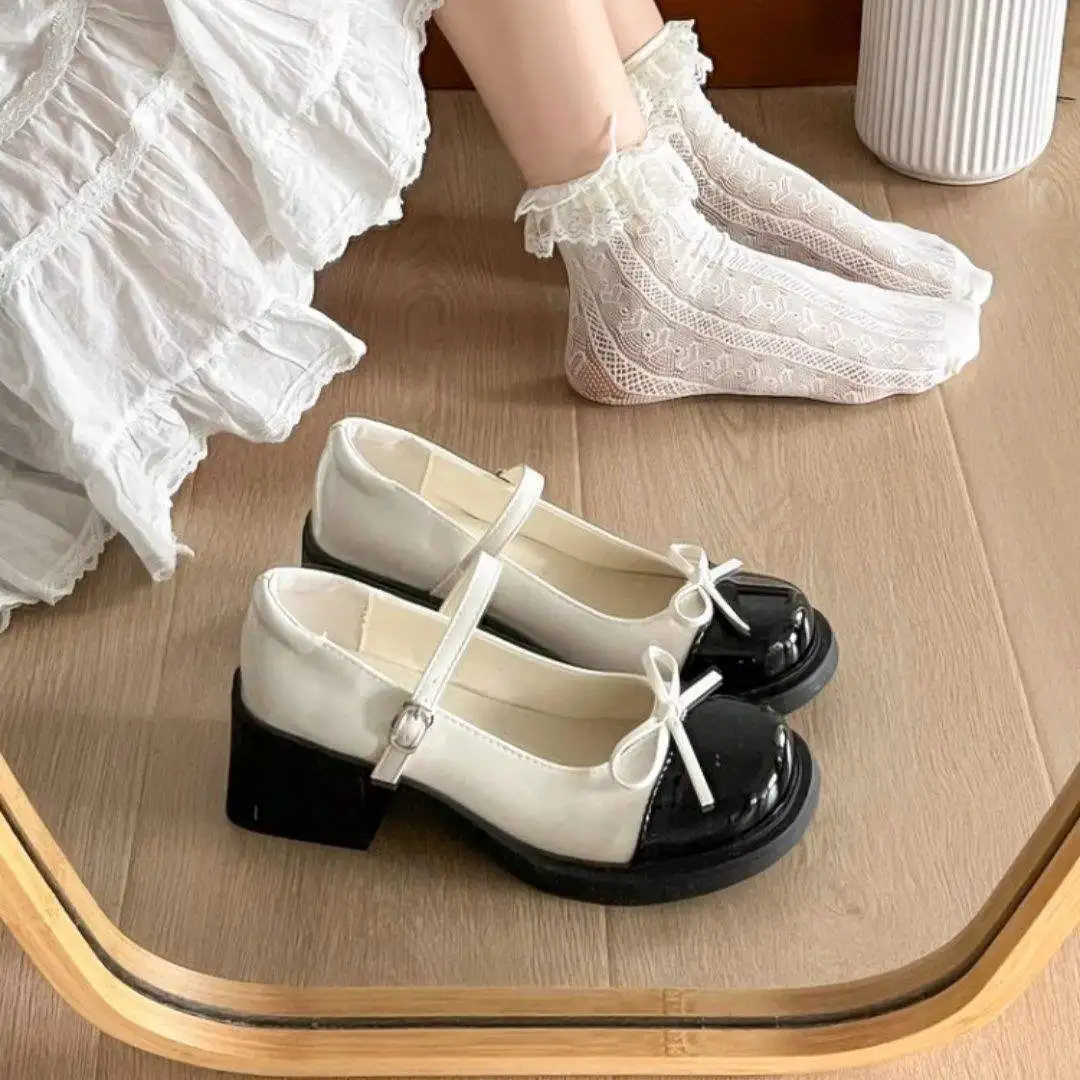 Французские туфли Мэри Джейн на высоком каблуке, новые ретро-туфли на толстом каблуке с бантом, летние туфли-лодочки 2026 года
Французские туфли Мэри Джейн на высоком каблуке, новые ретро-туфли на толстом каблуке с бантом, летние туфли-лодочки 2026 года