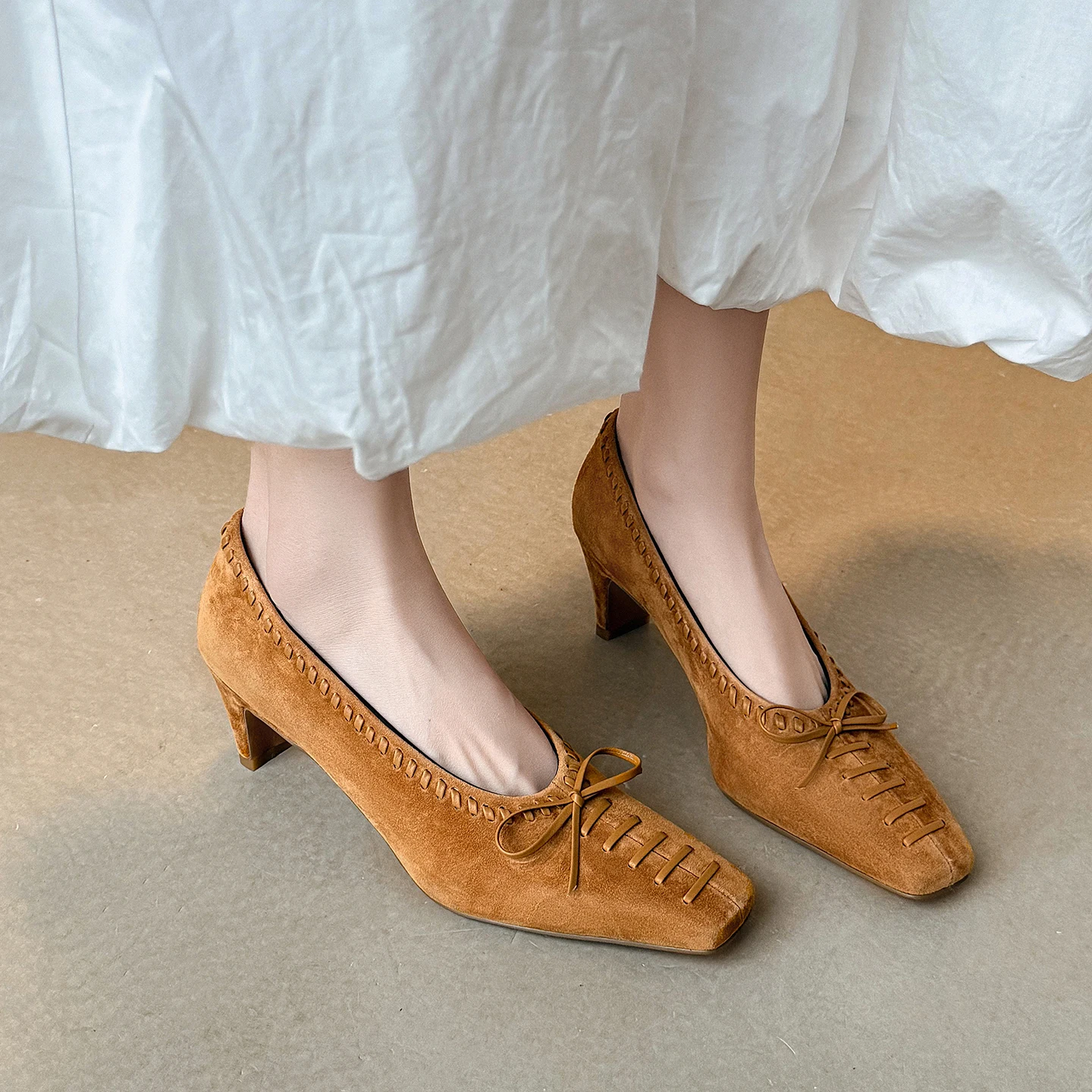 US 5-10Size Genuine Leather Sheepskin High Heels Square Toe Bowknot Shallow Sexy Large Size Womens Shoes, Fashion Womens Pumps
US 5-10Size Genuine Leather Sheepskin High Heels Square Toe Bowknot Shallow Sexy Large Size Womens Shoes, Fashion Womens Pumps