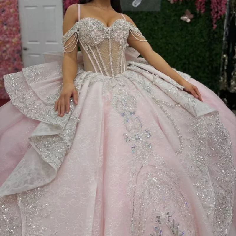Light Pink Quinceanera Dress off-shoulder Crystal Glitter Decal Layering Long tail Bow Vestidos De 15 Quinceanera Customize
Light Pink Quinceanera Dress off-shoulder Crystal Glitter Decal Layering Long tail Bow Vestidos De 15 Quinceanera Customize