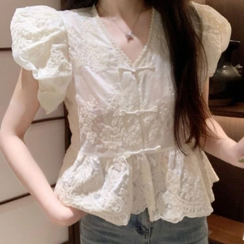 2025 Summer Women Ladies V Neck Lace Patchwork Embroidery Puff Short Sleeve High Waisted Beige Top Shirt , Woman Tops Shirts
2025 Summer Women Ladies V Neck Lace Patchwork Embroidery Puff Short Sleeve High Waisted Beige Top Shirt , Woman Tops Shirts