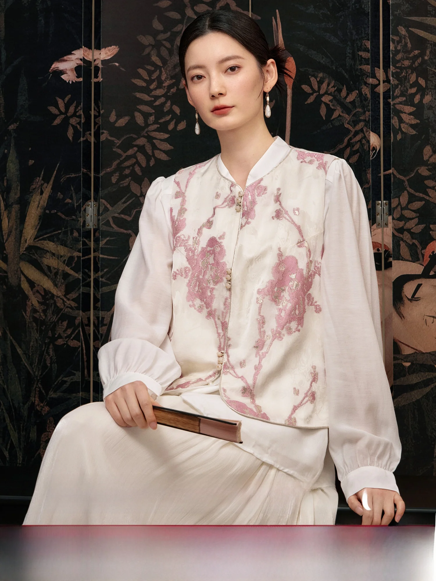 New Spring Summer Chinese Style Women's Jacket NAGUAGU Pumpkin Valley Cloud Xihua Shadow Satin Fabric round Neck Thin Model
New Spring Summer Chinese Style Women's Jacket NAGUAGU Pumpkin Valley Cloud Xihua Shadow Satin Fabric round Neck Thin Model