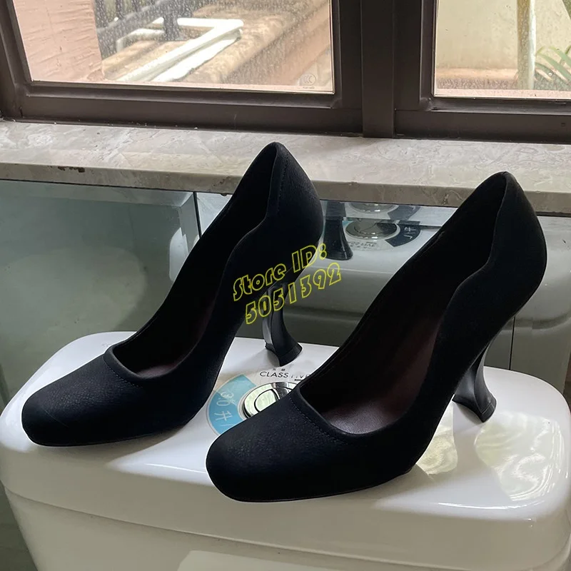 Strange Style Black Brown Matte Leather Pumps Round Toe Slip On Runway 2026 Spring Summer Women Dress Shoes Shallow
Strange Style Black Brown Matte Leather Pumps Round Toe Slip On Runway 2026 Spring Summer Women Dress Shoes Shallow