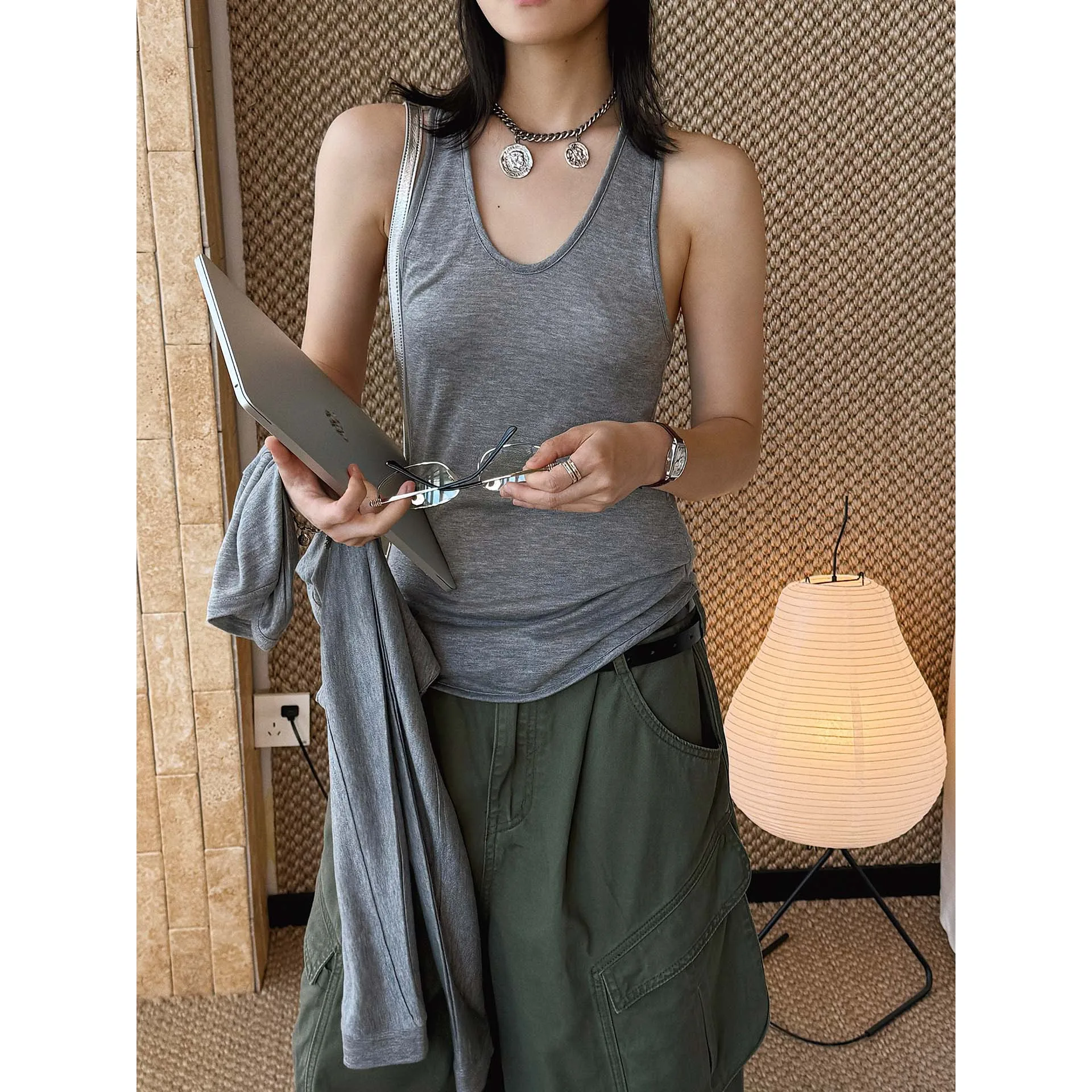 Summer U-Neck Asymmetrical Hem Slim-Fit Sleeveless Top For Women
Summer U-Neck Asymmetrical Hem Slim-Fit Sleeveless Top For Women