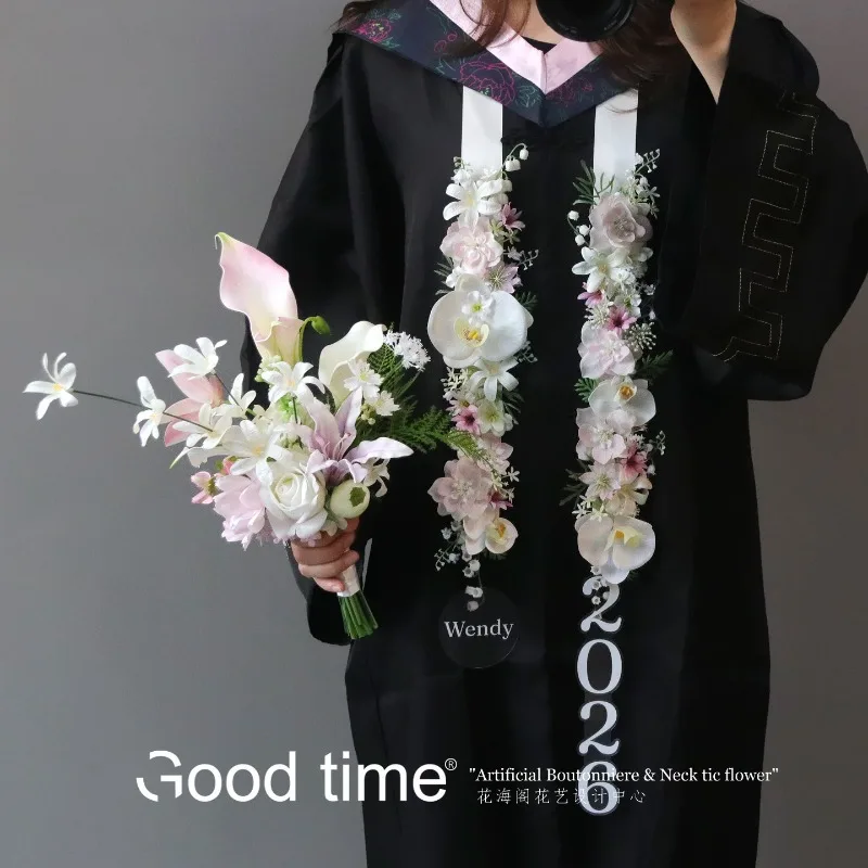 Graduation season atmosphere shoulder strap simulation flower, bachelor's clothing with event celebration business floral window
Graduation season atmosphere shoulder strap simulation flower, bachelor's clothing with event celebration business floral window