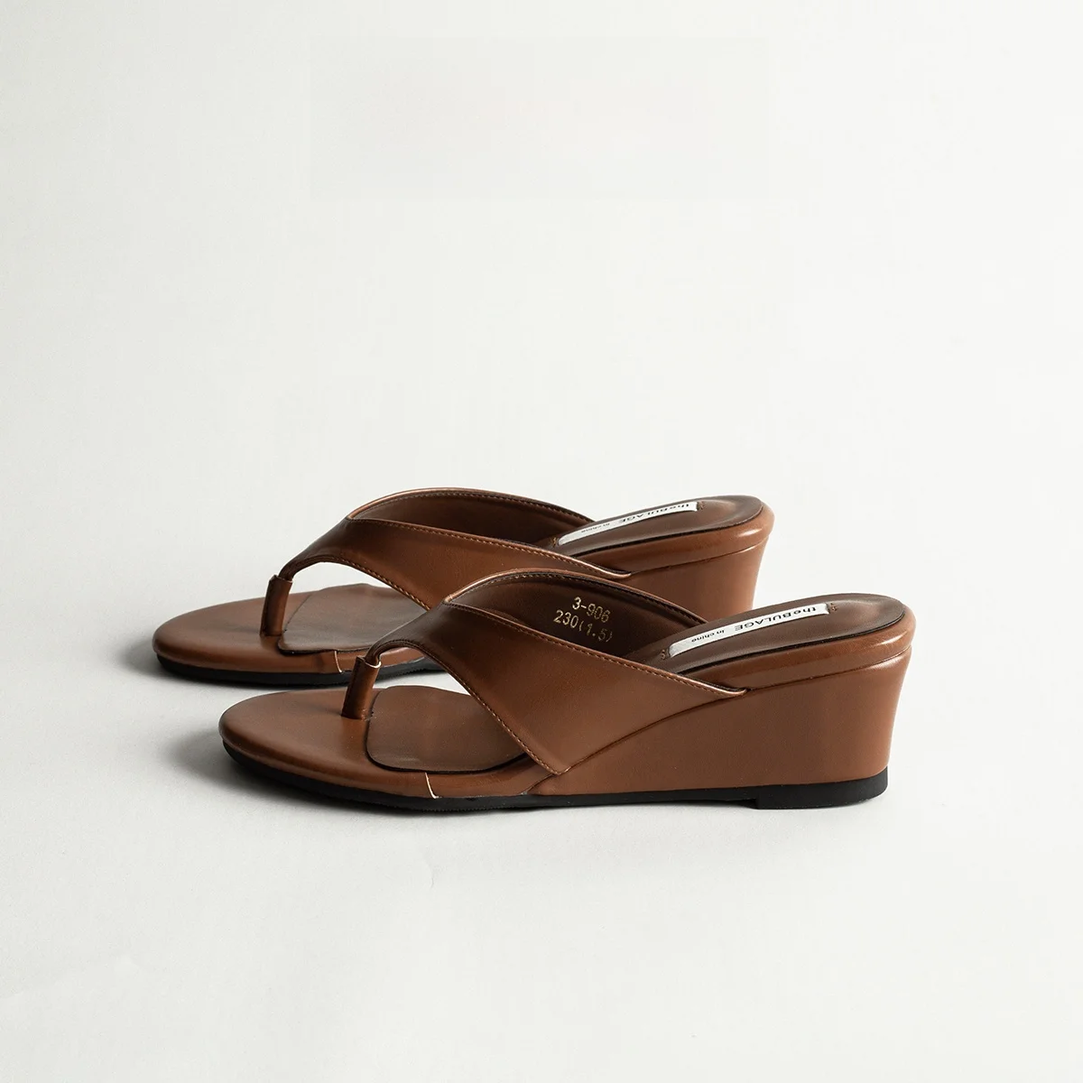 Retro Minimalist Slope Heel Thong Sandals Women Summer Outdoor Versatile Beautiful Beach Cool Sandals High Heel Slippers
Retro Minimalist Slope Heel Thong Sandals Women Summer Outdoor Versatile Beautiful Beach Cool Sandals High Heel Slippers