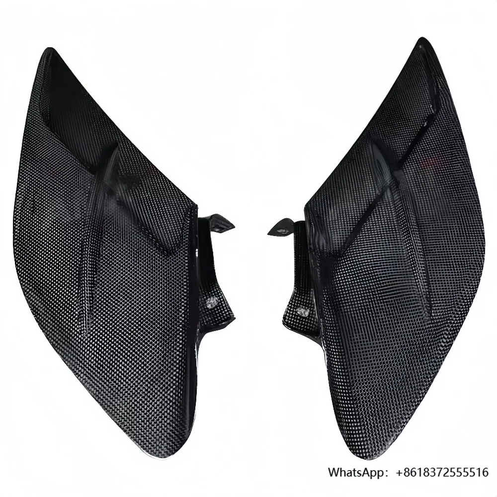 Suitable for Ferrari 488GTB Upgrade and Modification SC Style Dry Carbon Fiber Rear air Vent Body Decoration
Suitable for Ferrari 488GTB Upgrade and Modification SC Style Dry Carbon Fiber Rear air Vent Body Decoration