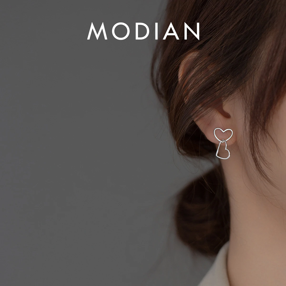 Modian Hearts to Heart Романтические серьги-гвоздики из стерлингового серебра 925 пробы, очаровательные легкие роскошные серьги-гвоздики для женщин, ювелирные украшения для вечеринок
Modian Hearts to Heart Романтические серьги-гвоздики из стерлингового серебра 925 пробы, очаровательные легкие роскошные серьги-гвоздики для женщин, ювелирные украшения для вечеринок