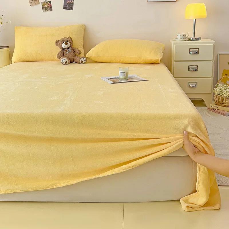 Новинка 2025 года, высокая грамм тяжелого молочного бархата, однотонный однопродукт, простыня, утолщенный теплый наматрасник, приятное для кожи постельное белье
Новинка 2025 года, высокая грамм тяжелого молочного бархата, однотонный однопродукт, простыня, утолщенный теплый наматрасник, приятное для кожи постельное белье