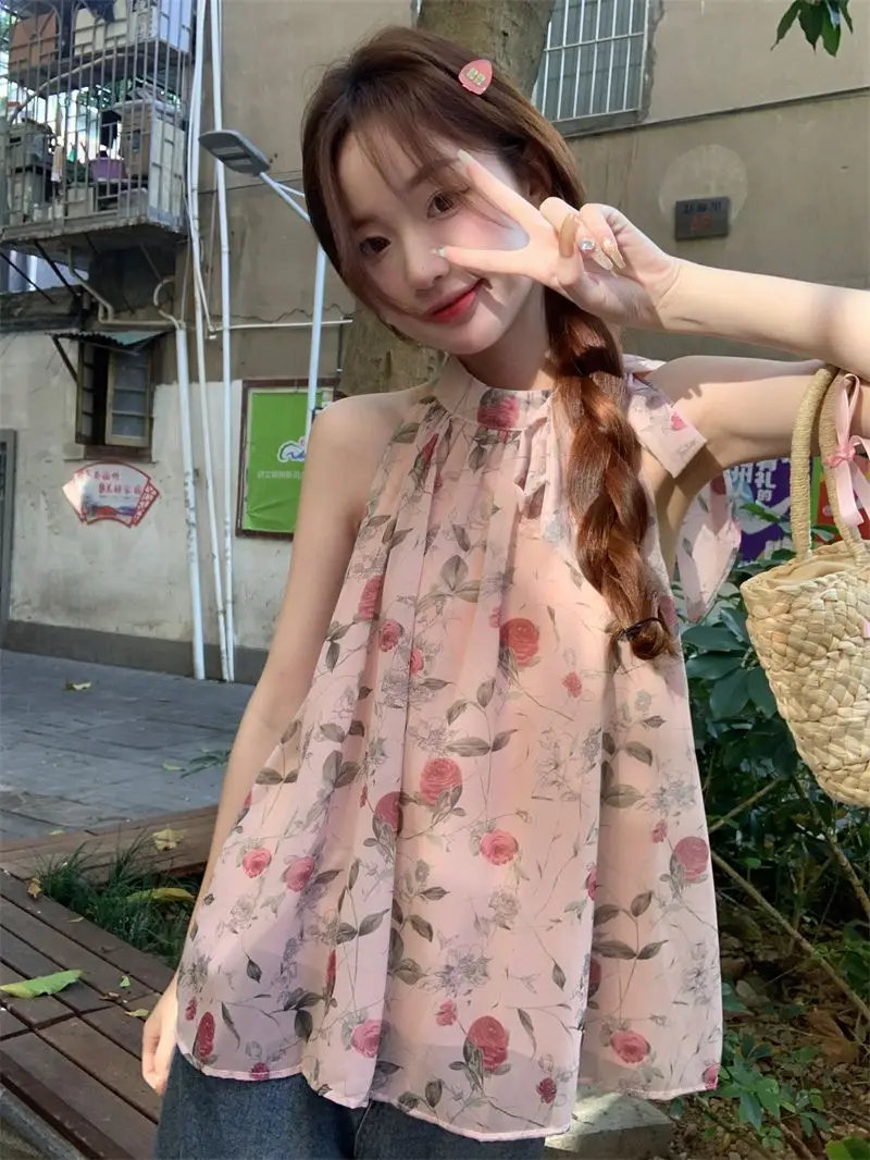 2024 Summer Breezy and Cool Shoulder-baring Floral Top with French Style for Women
2024 Summer Breezy and Cool Shoulder-baring Floral Top with French Style for Women
