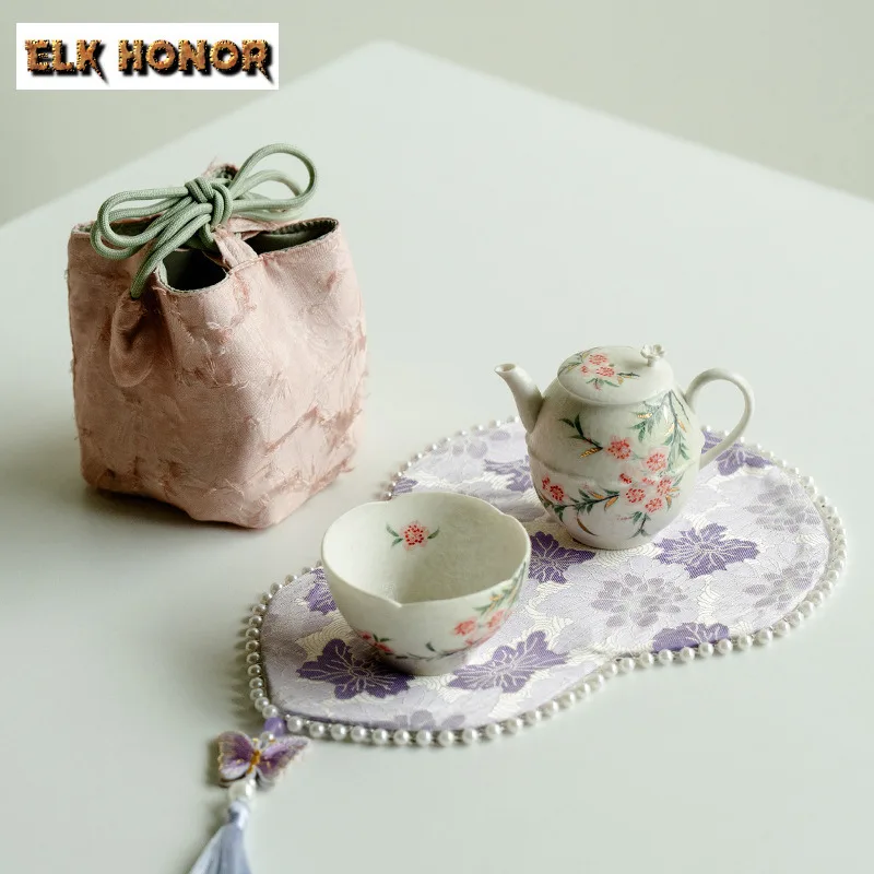 Hand-painted Peach Blossom Travel Tea Set Kit Zen 1 Pot 1 Cups With Tea Table Mats Tea Maker Organizer Portable Picnic Handbag
Hand-painted Peach Blossom Travel Tea Set Kit Zen 1 Pot 1 Cups With Tea Table Mats Tea Maker Organizer Portable Picnic Handbag